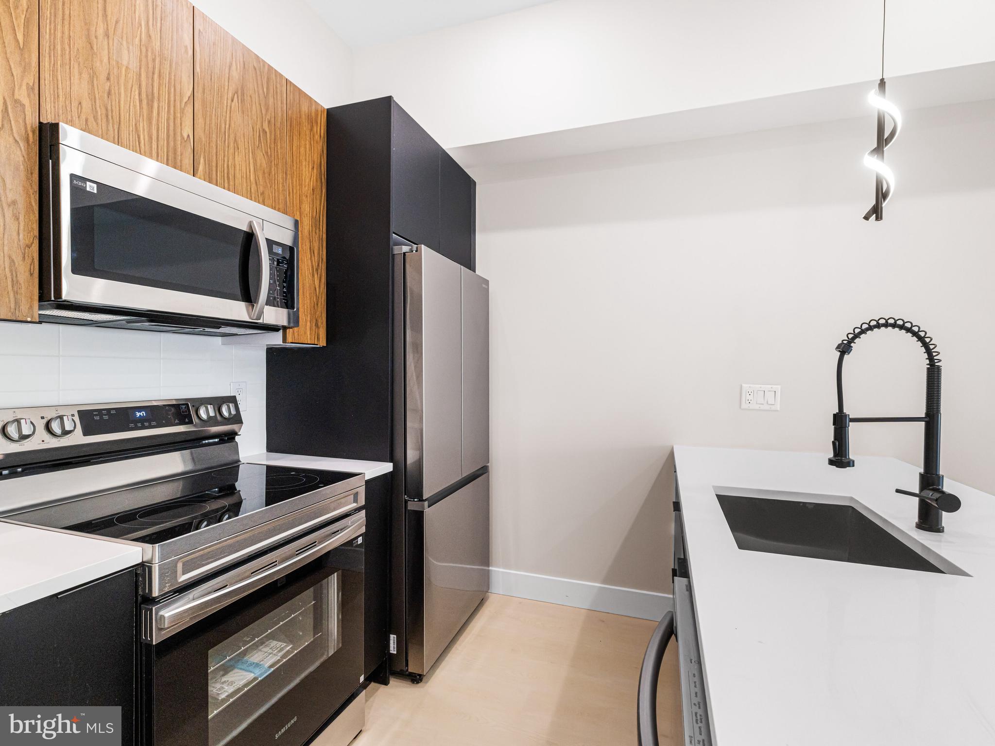 PORT RICHMOND - Residential Income
