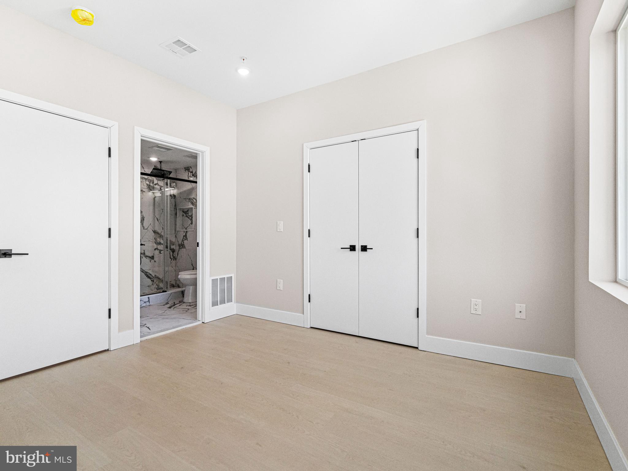 PORT RICHMOND - Residential Income