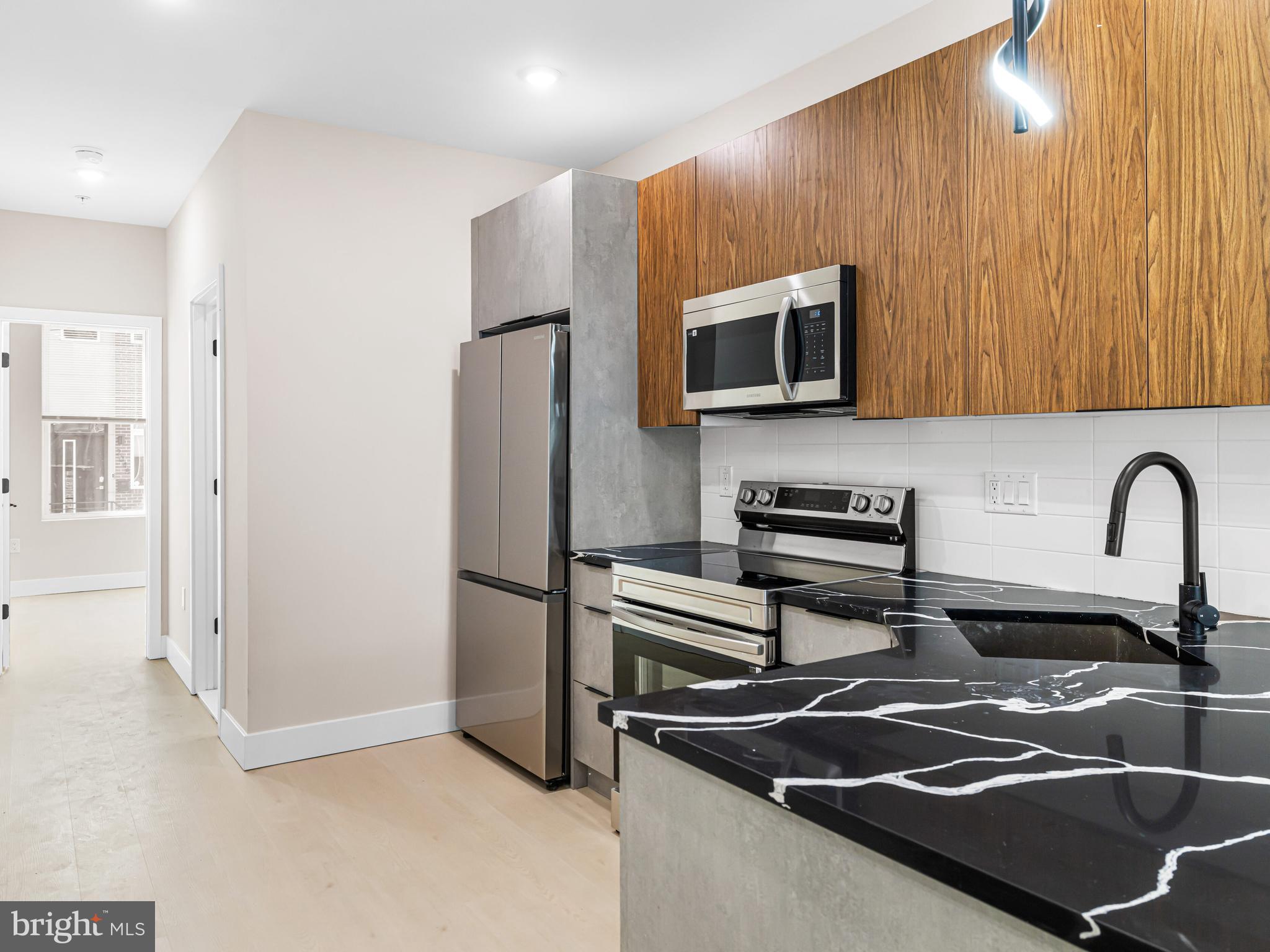 PORT RICHMOND - Residential Income