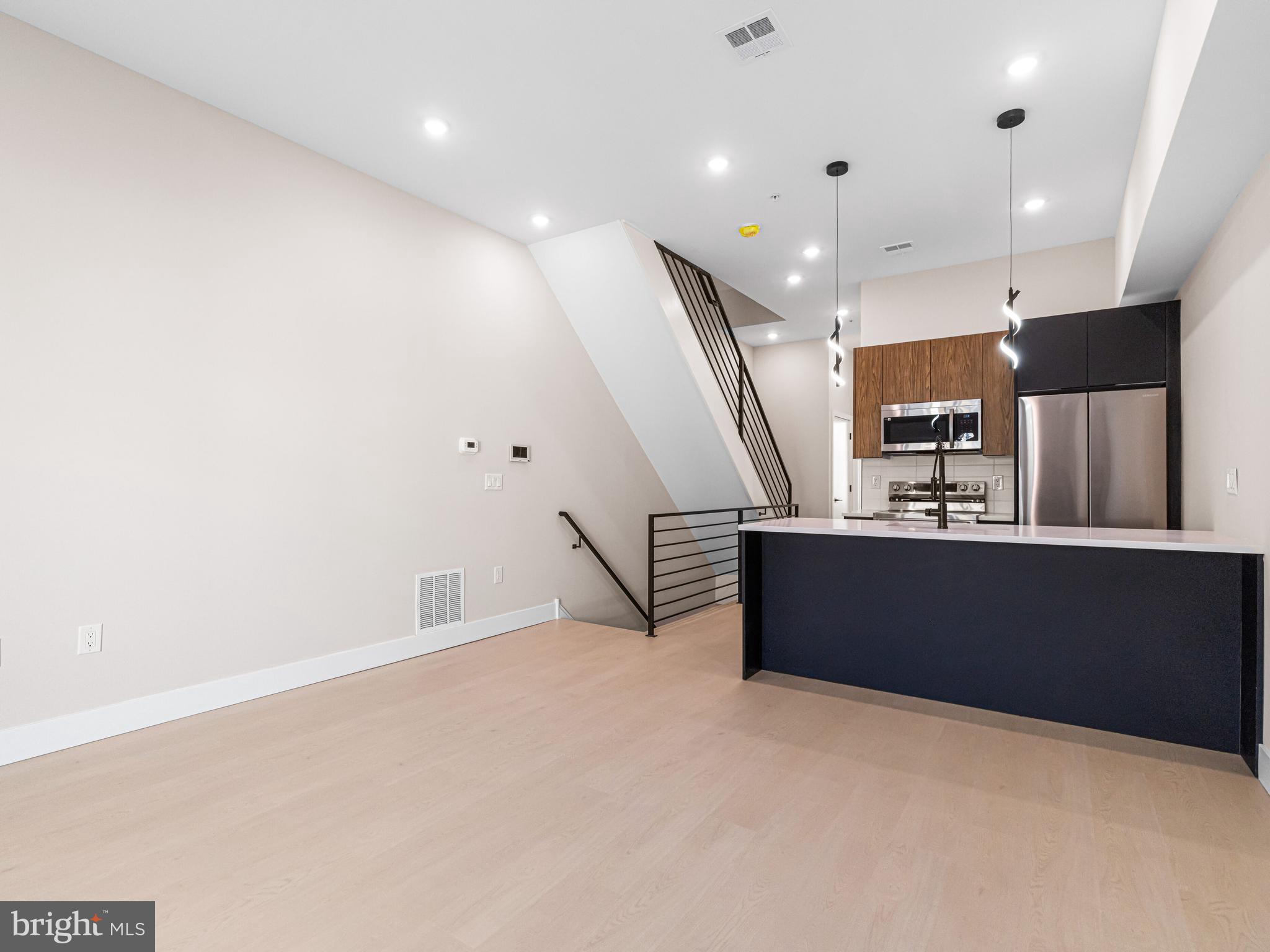 PORT RICHMOND - Residential Income