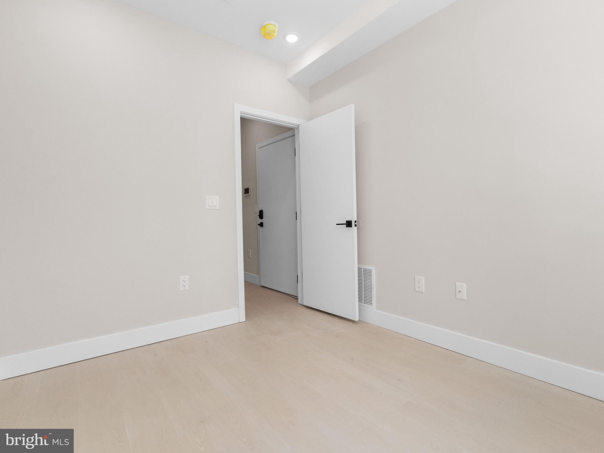 PORT RICHMOND - Residential Income