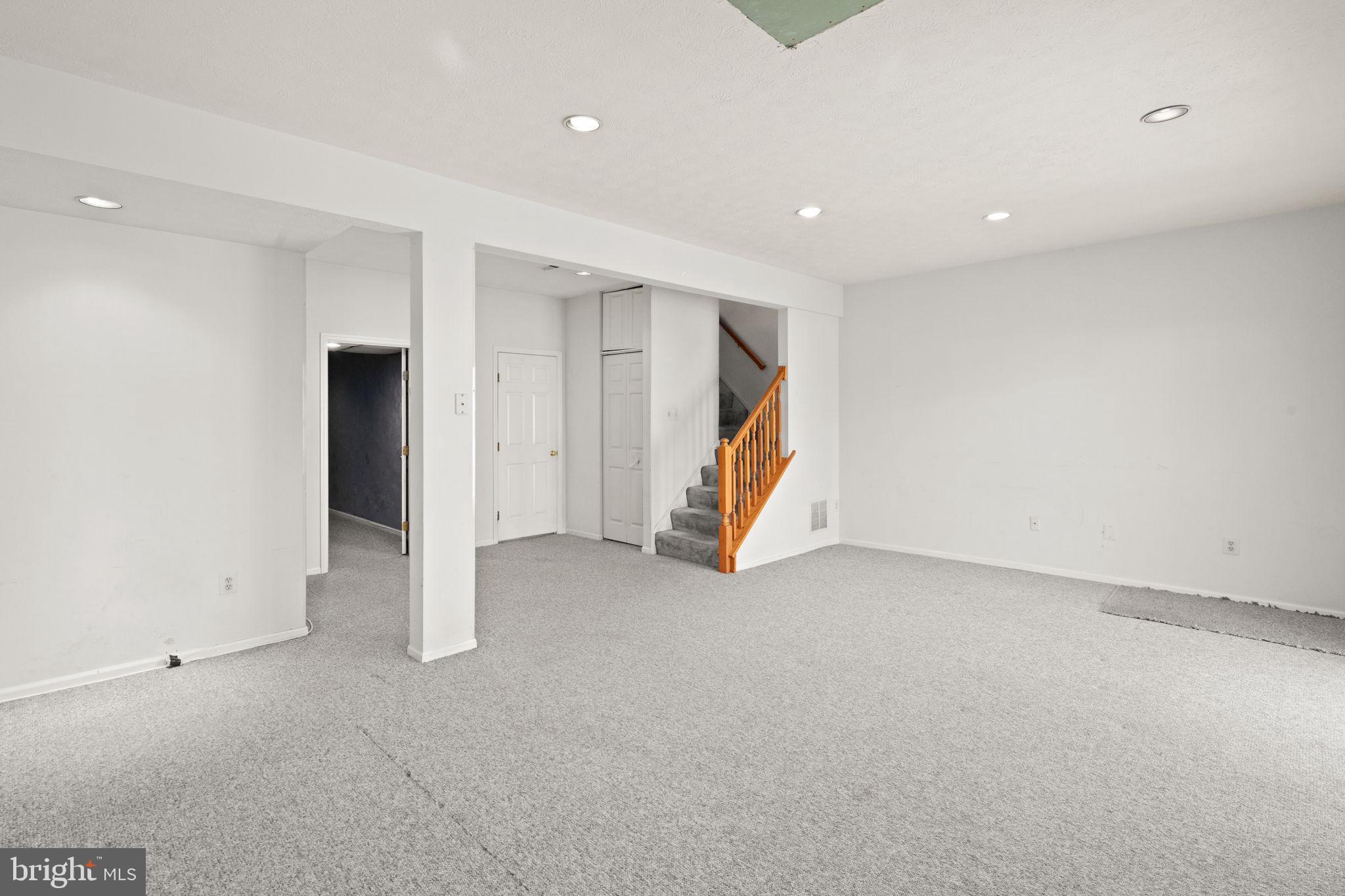 GREENSPRING EAST - Residential
