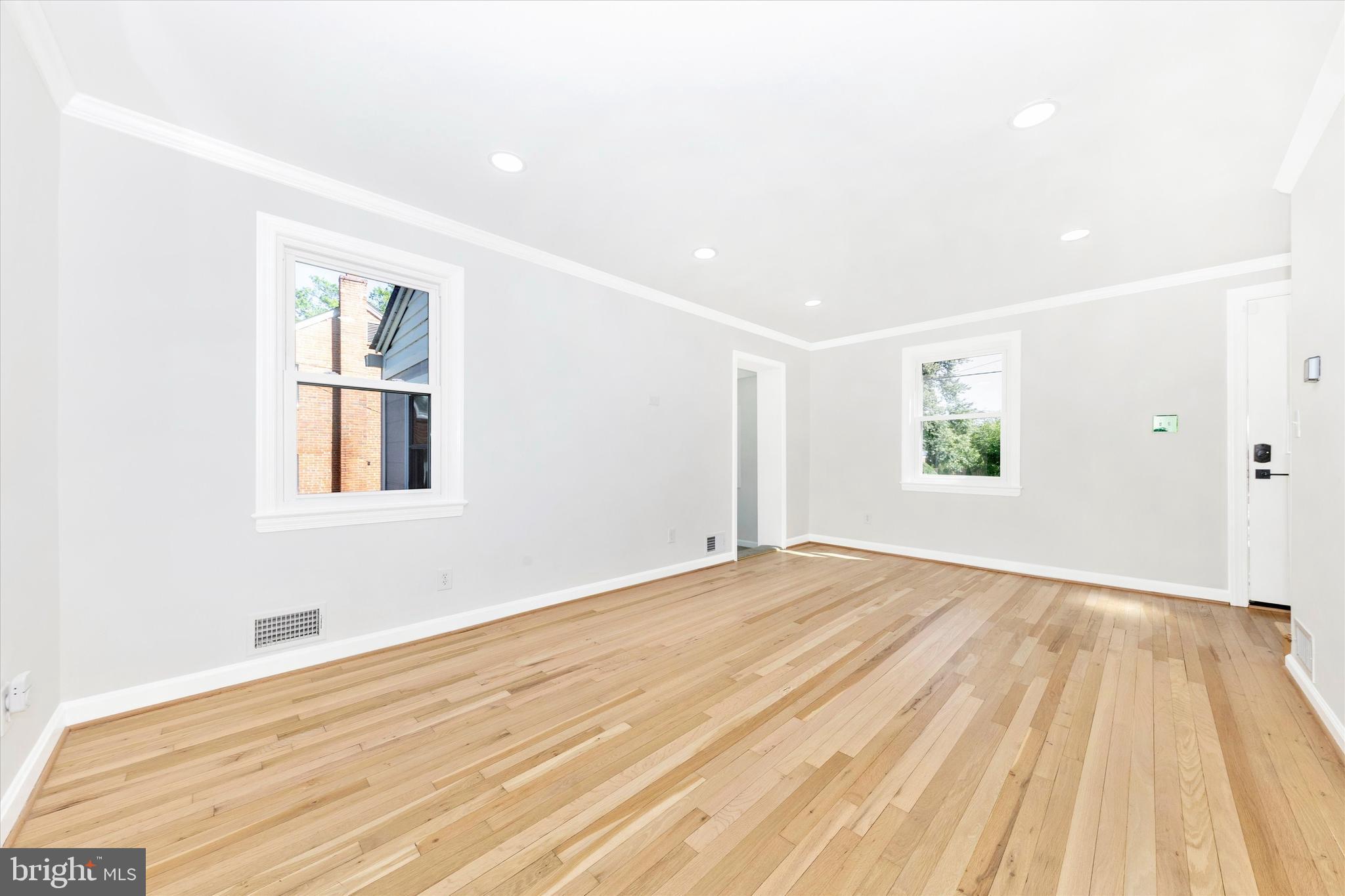 WHEATON HILLS - Residential