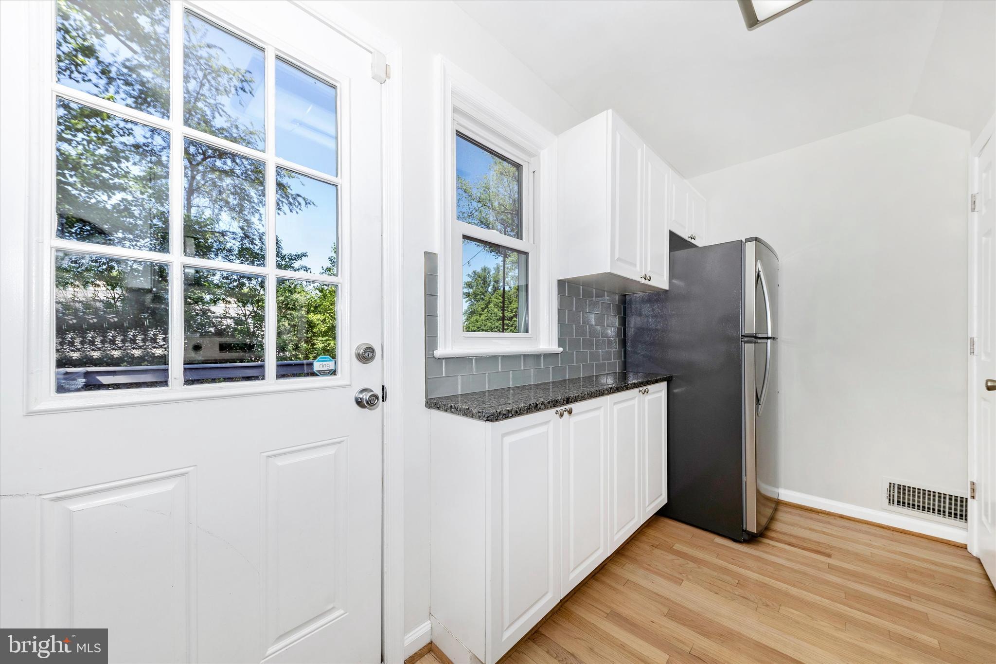 WHEATON HILLS - Residential