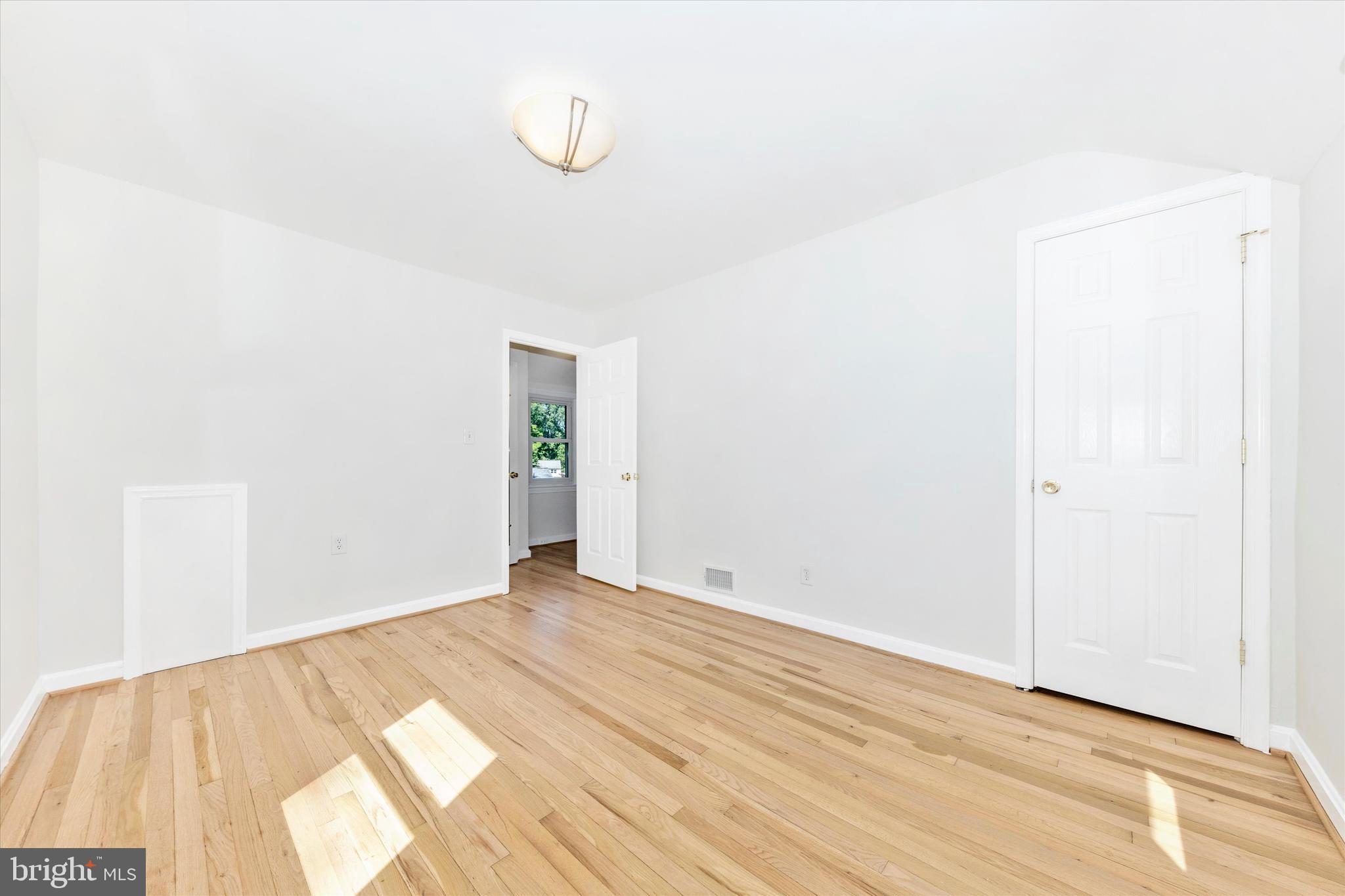WHEATON HILLS - Residential