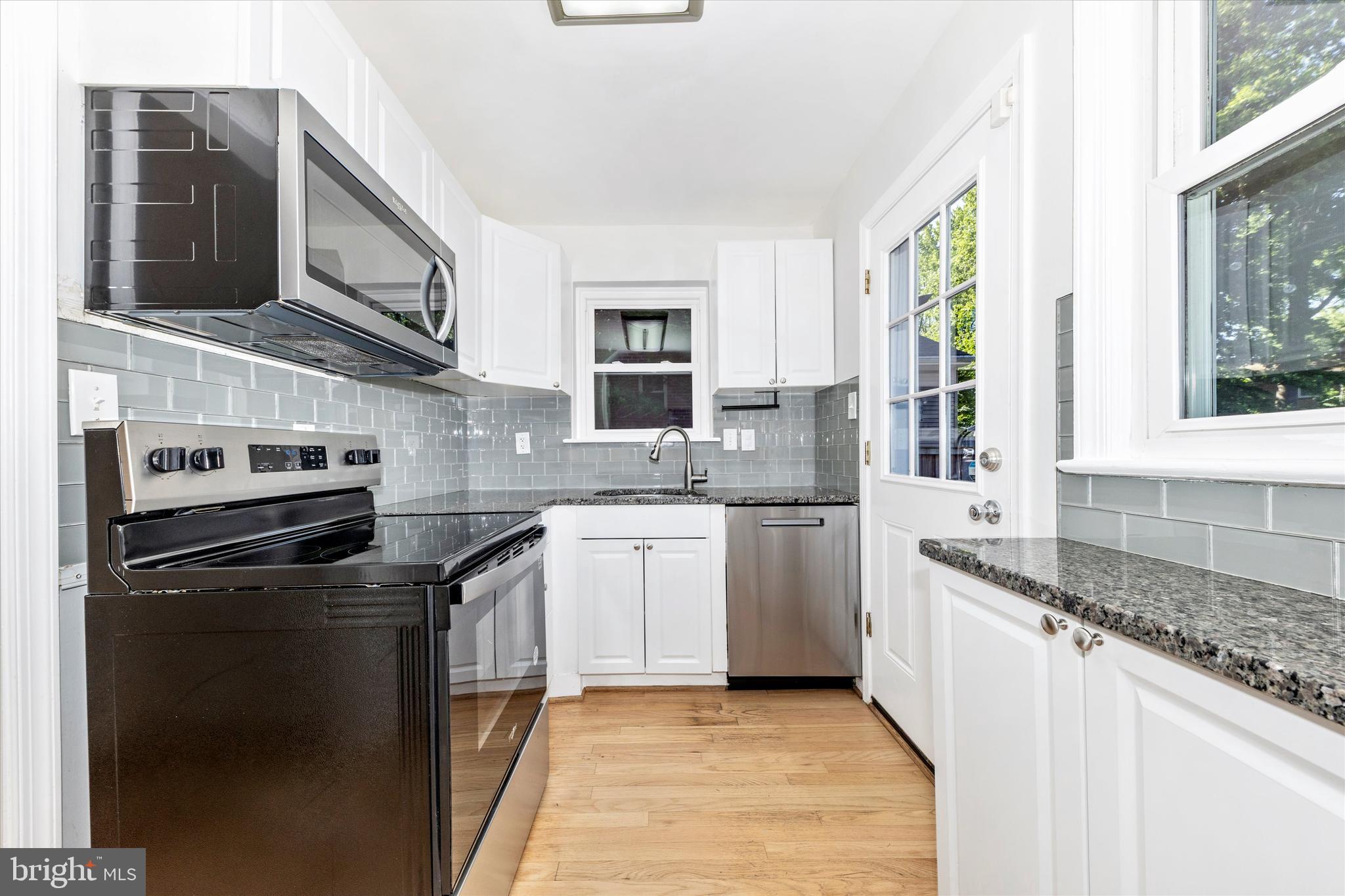 WHEATON HILLS - Residential