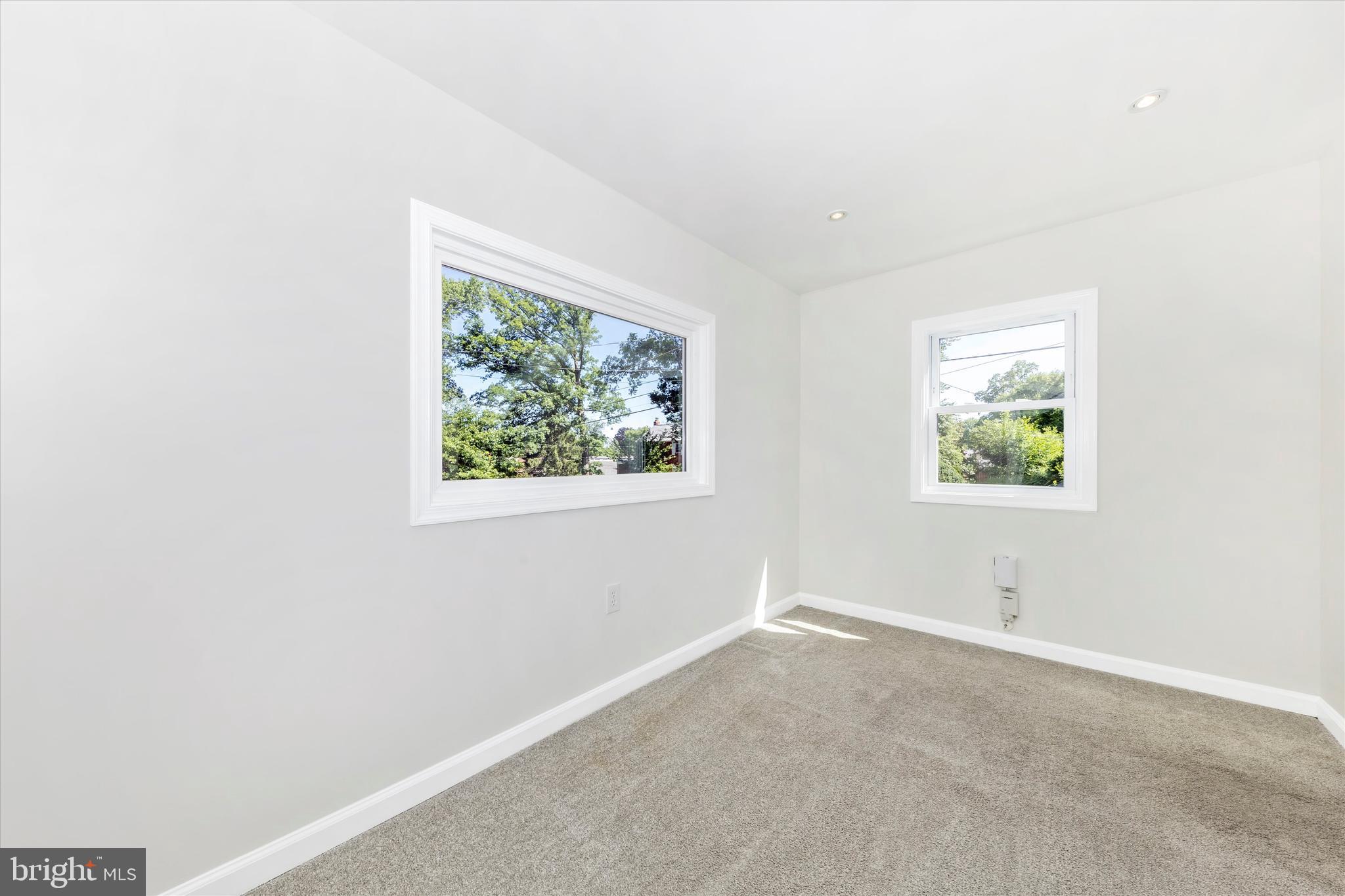 WHEATON HILLS - Residential