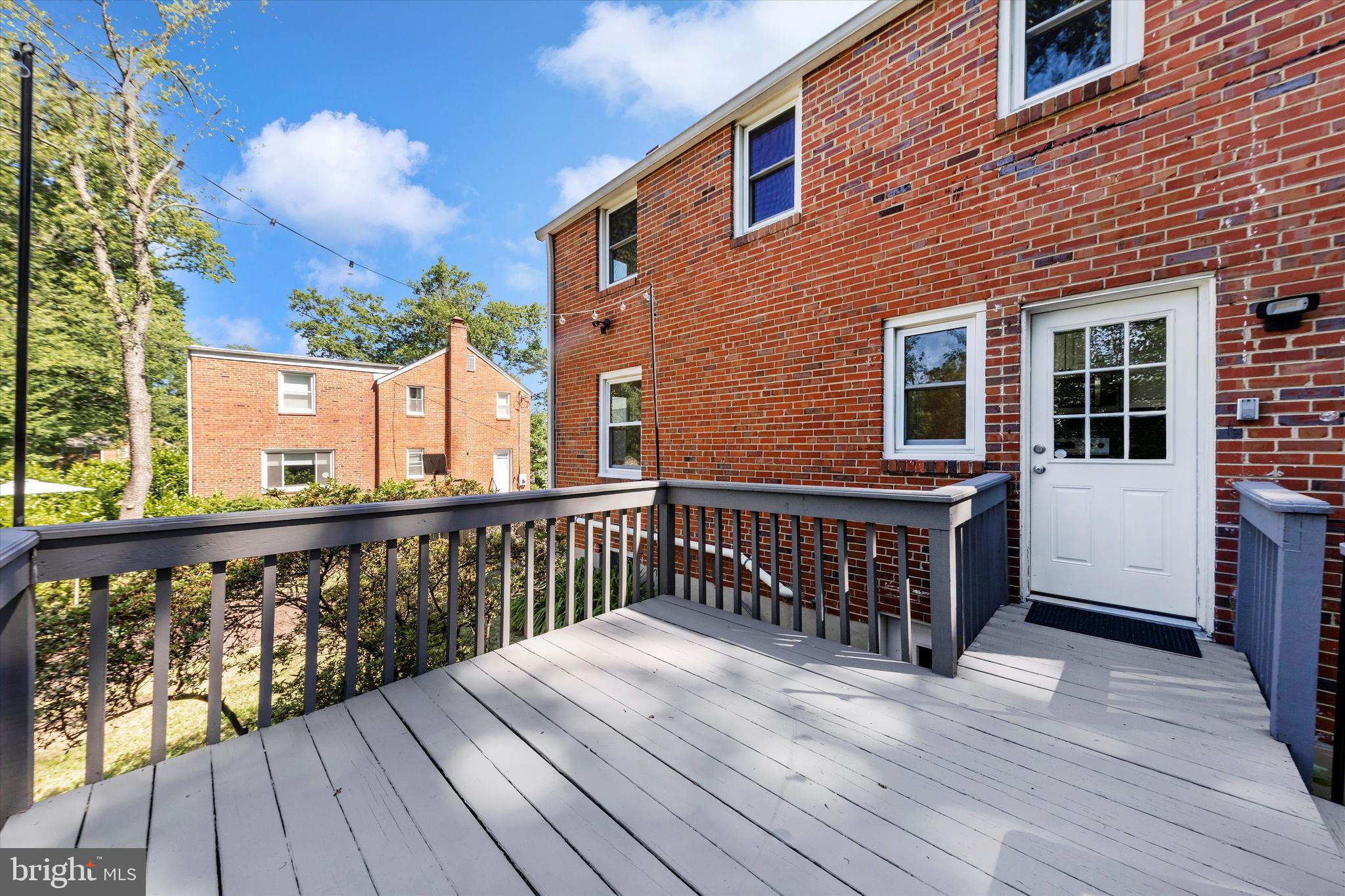 WHEATON HILLS - Residential