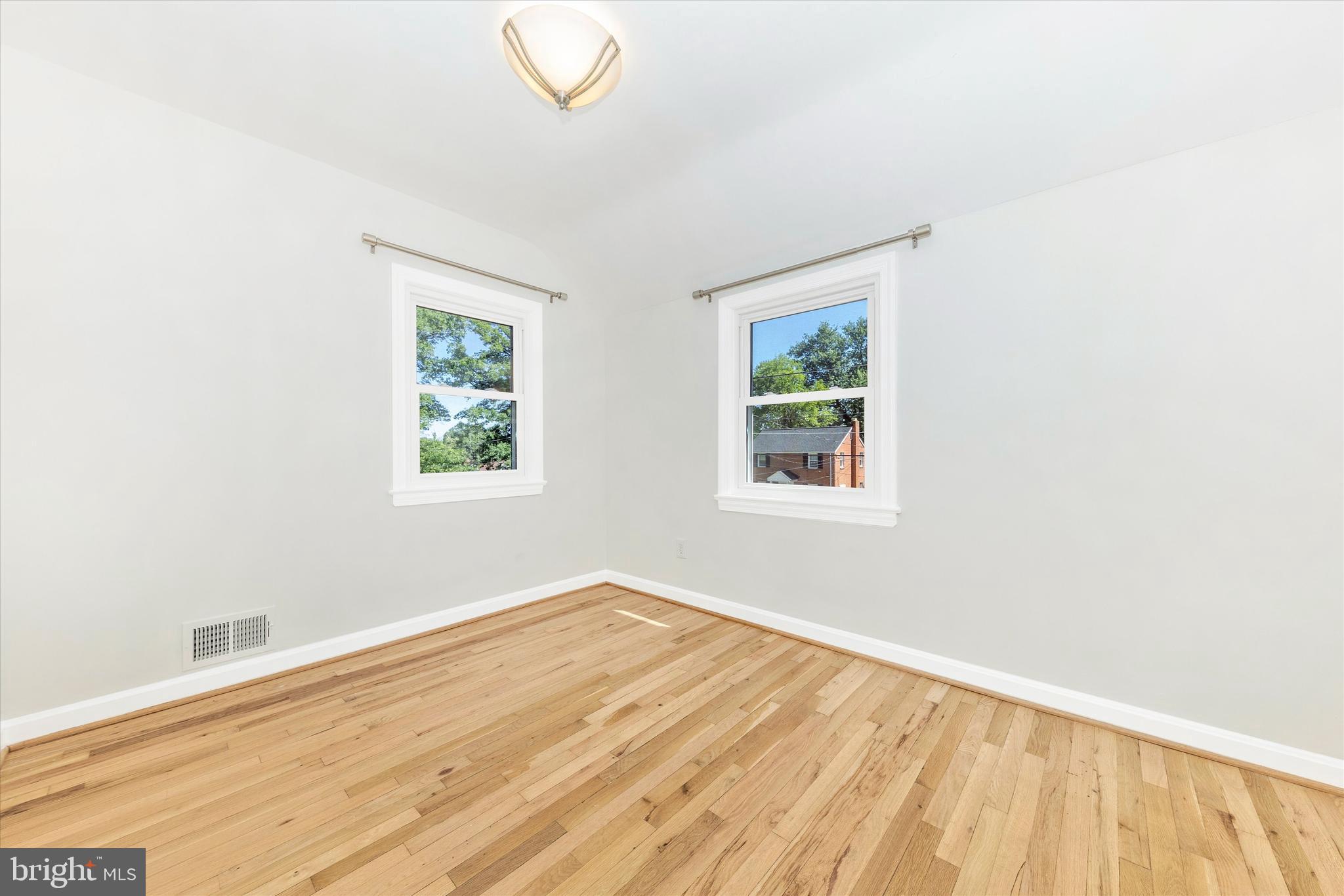 WHEATON HILLS - Residential