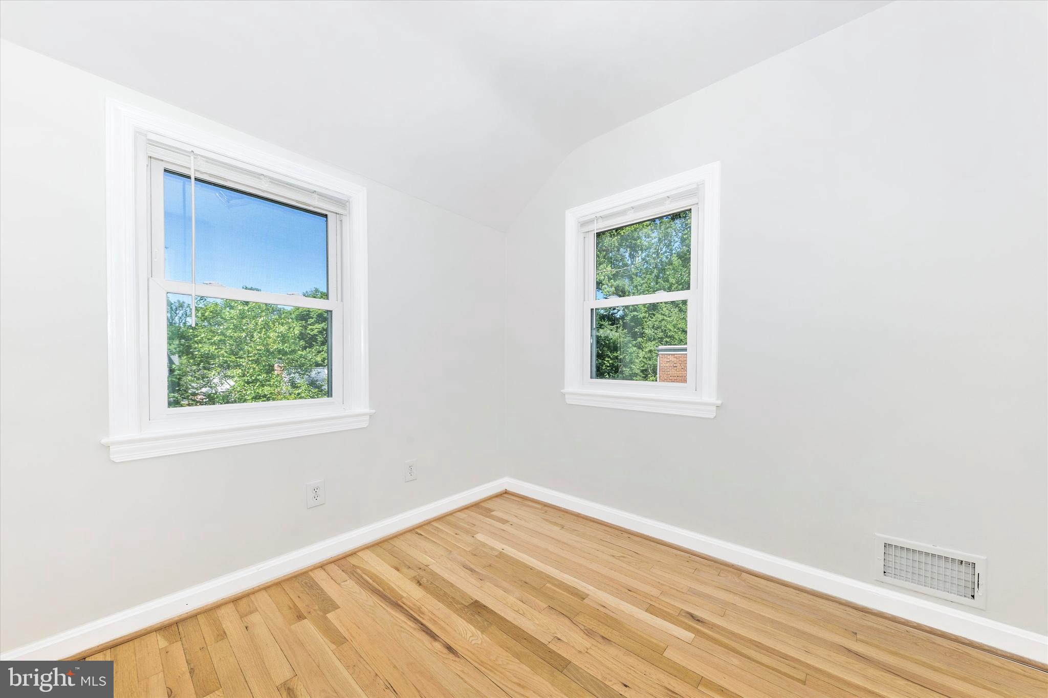 WHEATON HILLS - Residential