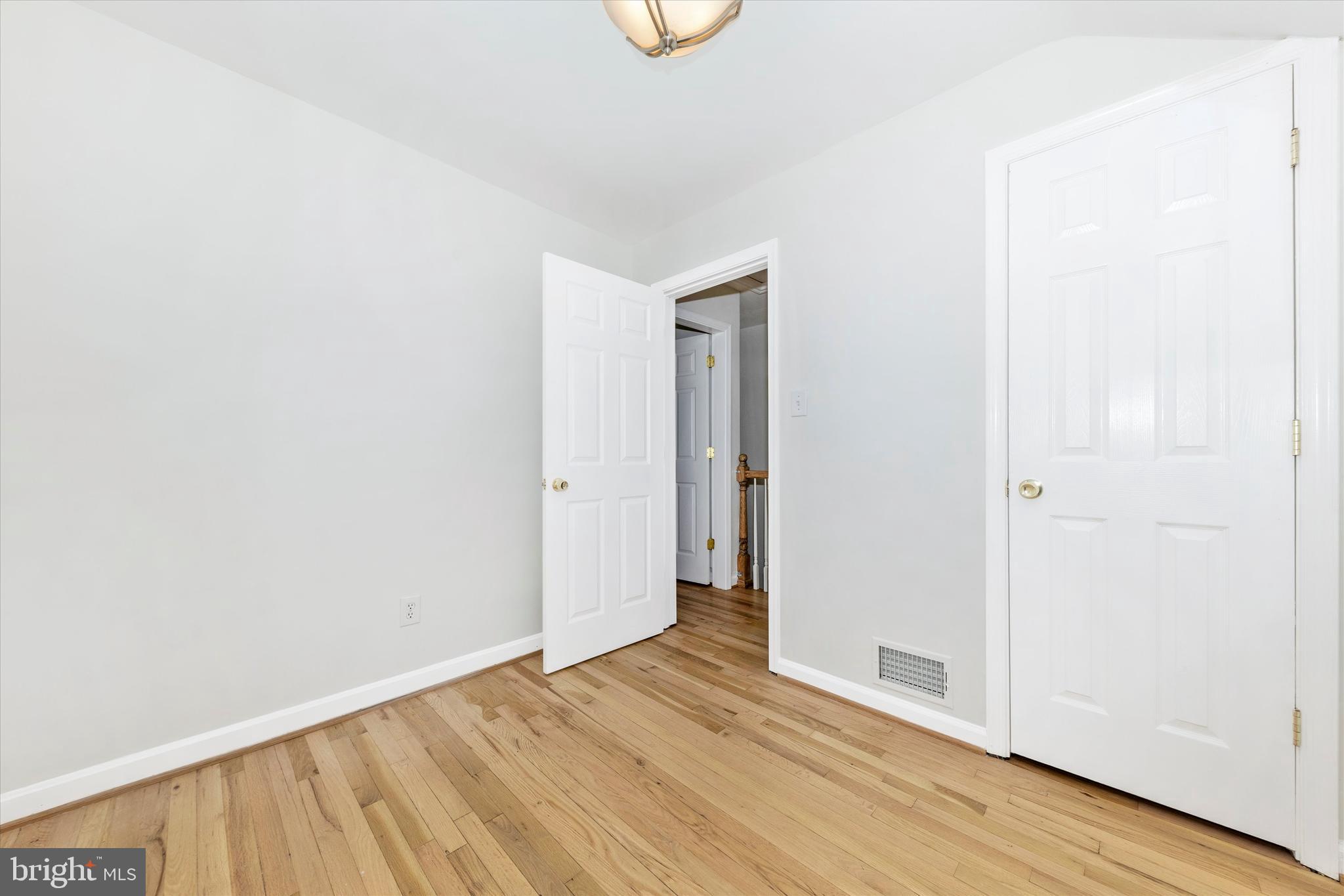 WHEATON HILLS - Residential