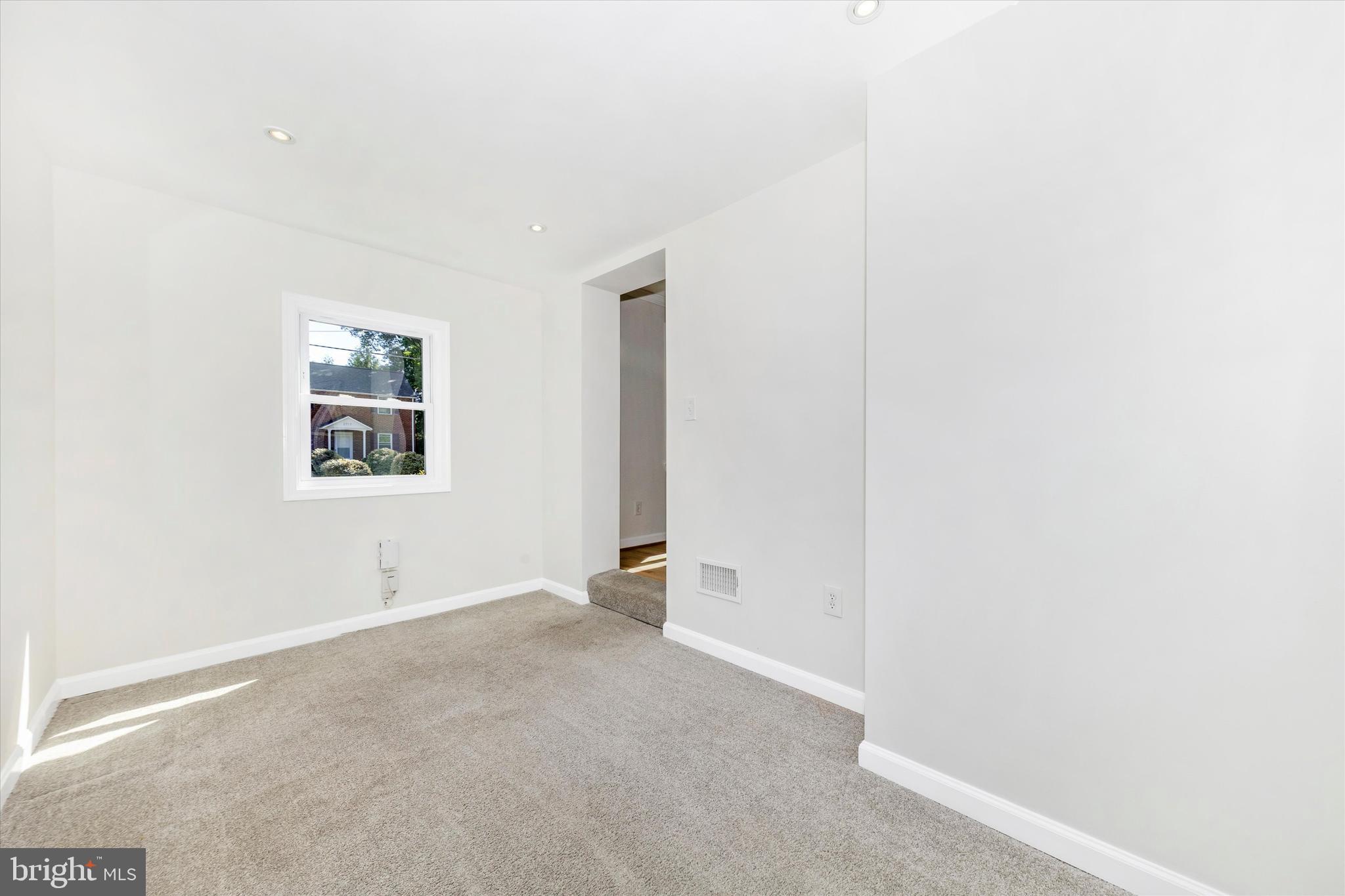 WHEATON HILLS - Residential