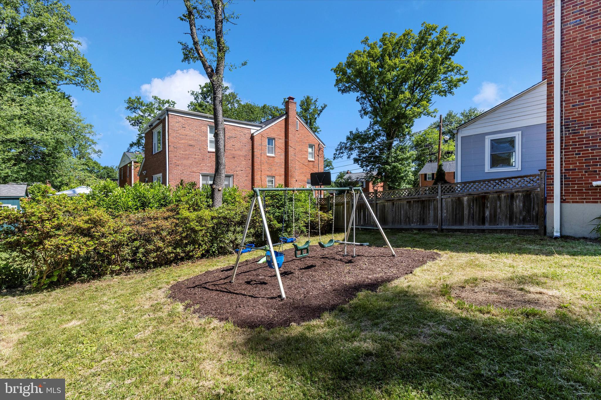 WHEATON HILLS - Residential