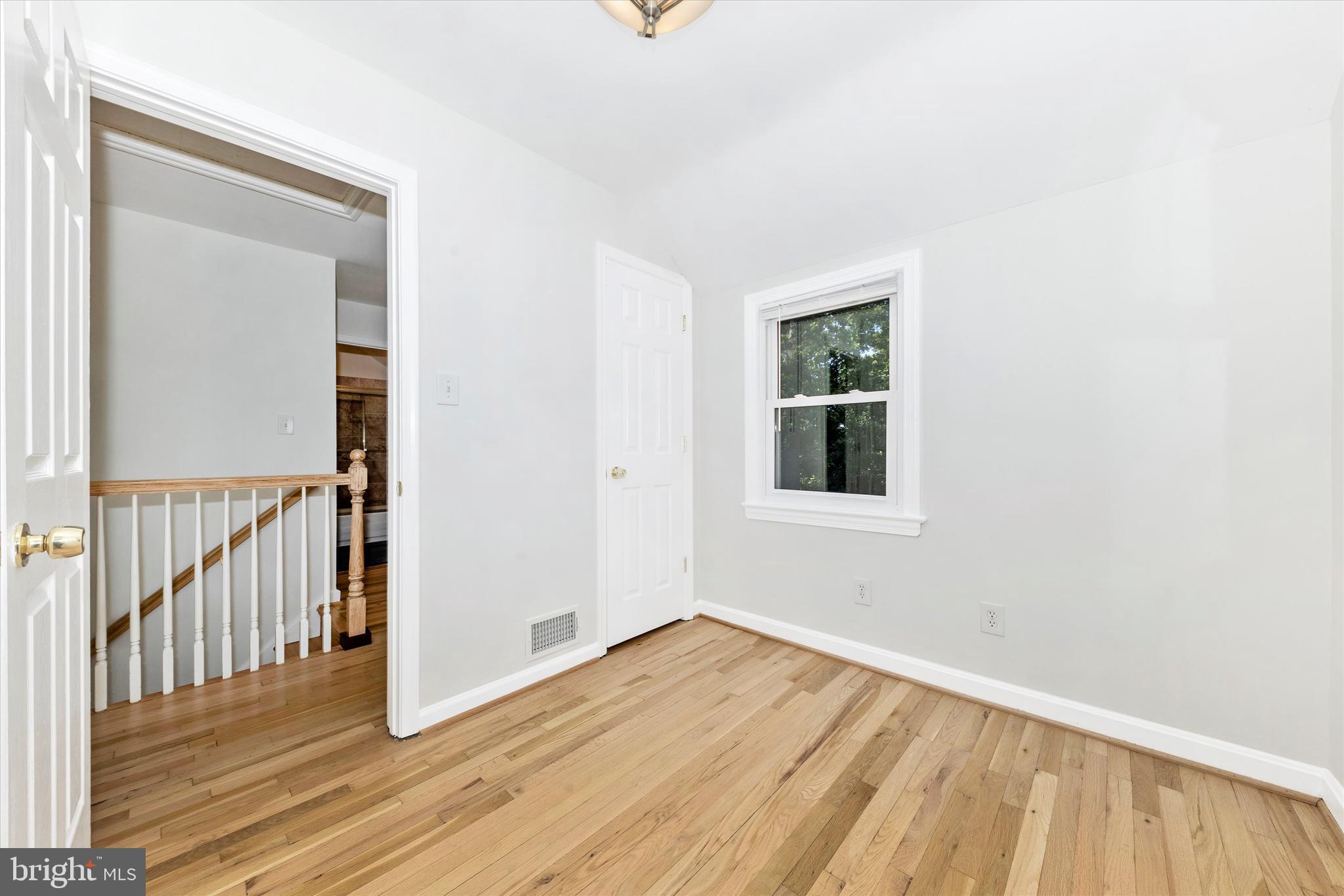 WHEATON HILLS - Residential