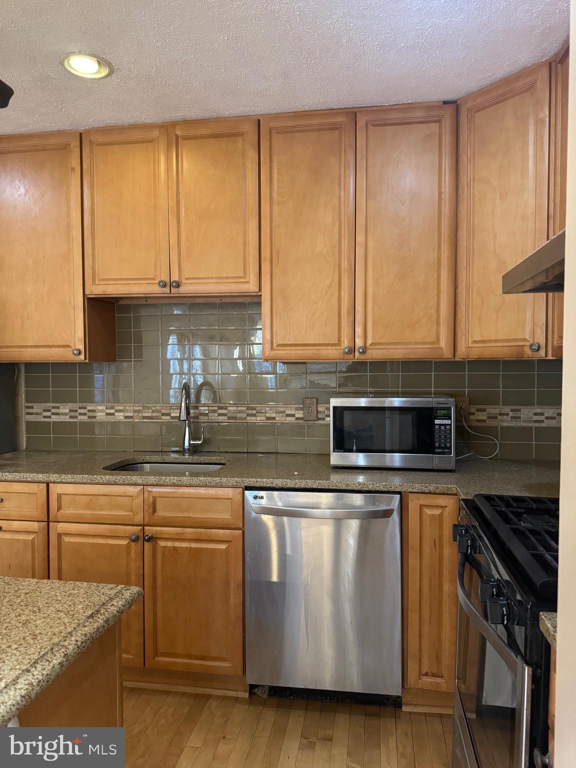 NORTH PINE RIDGE - Residential Lease