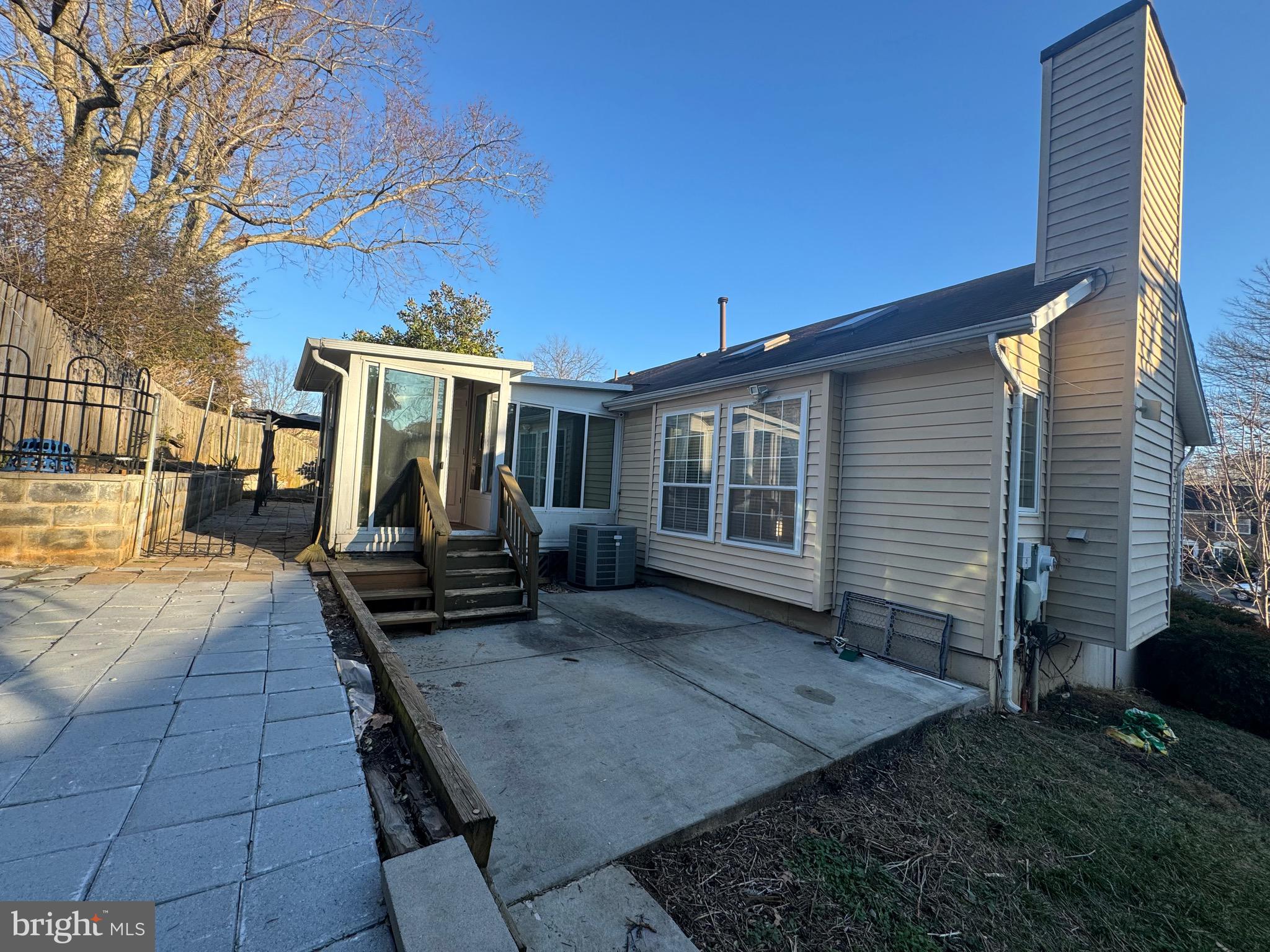NORTH PINE RIDGE - Residential Lease