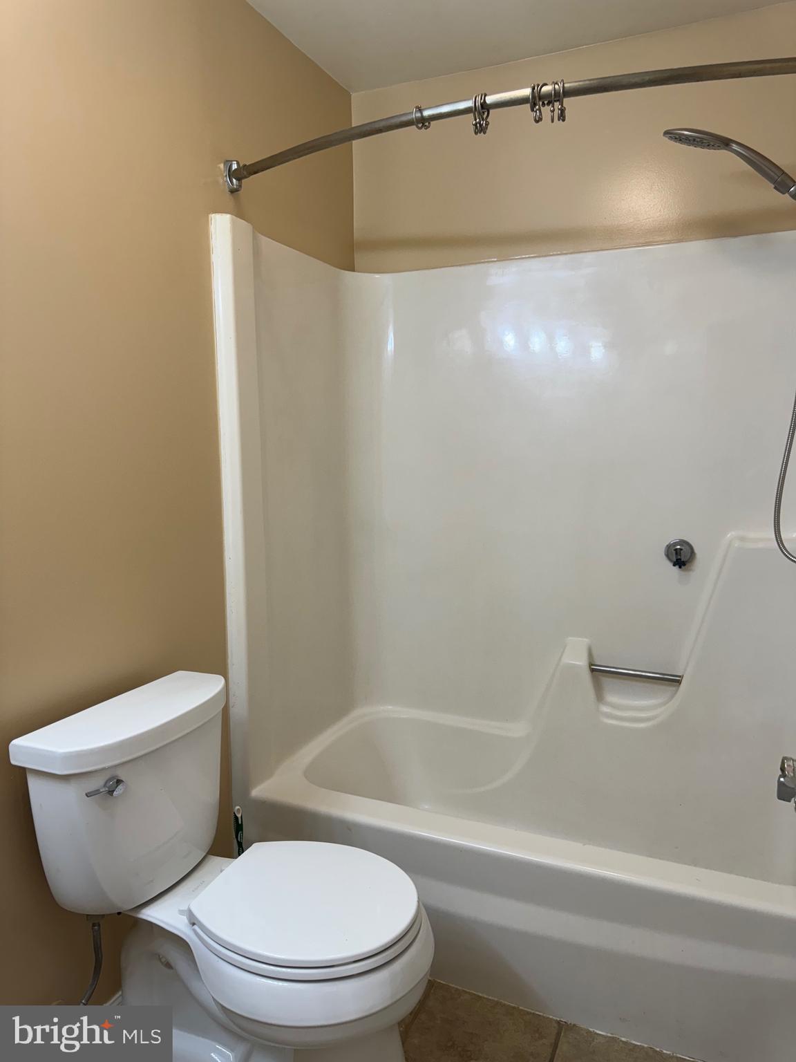 NORTH PINE RIDGE - Residential Lease