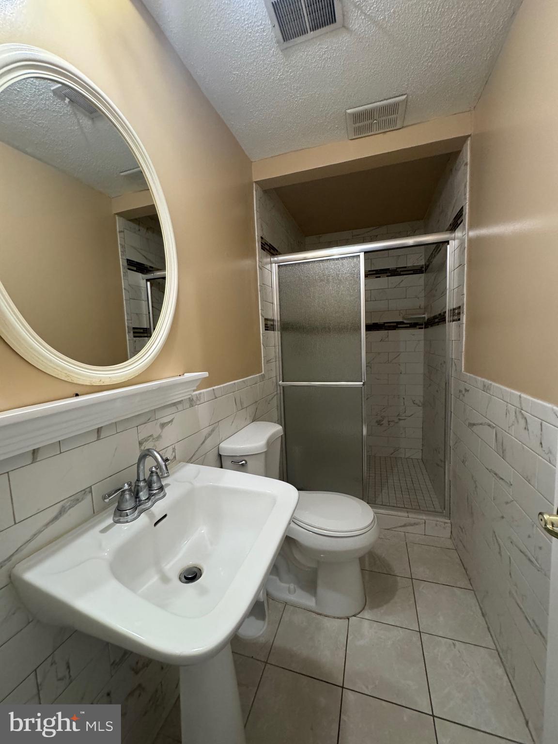 NORTH PINE RIDGE - Residential Lease