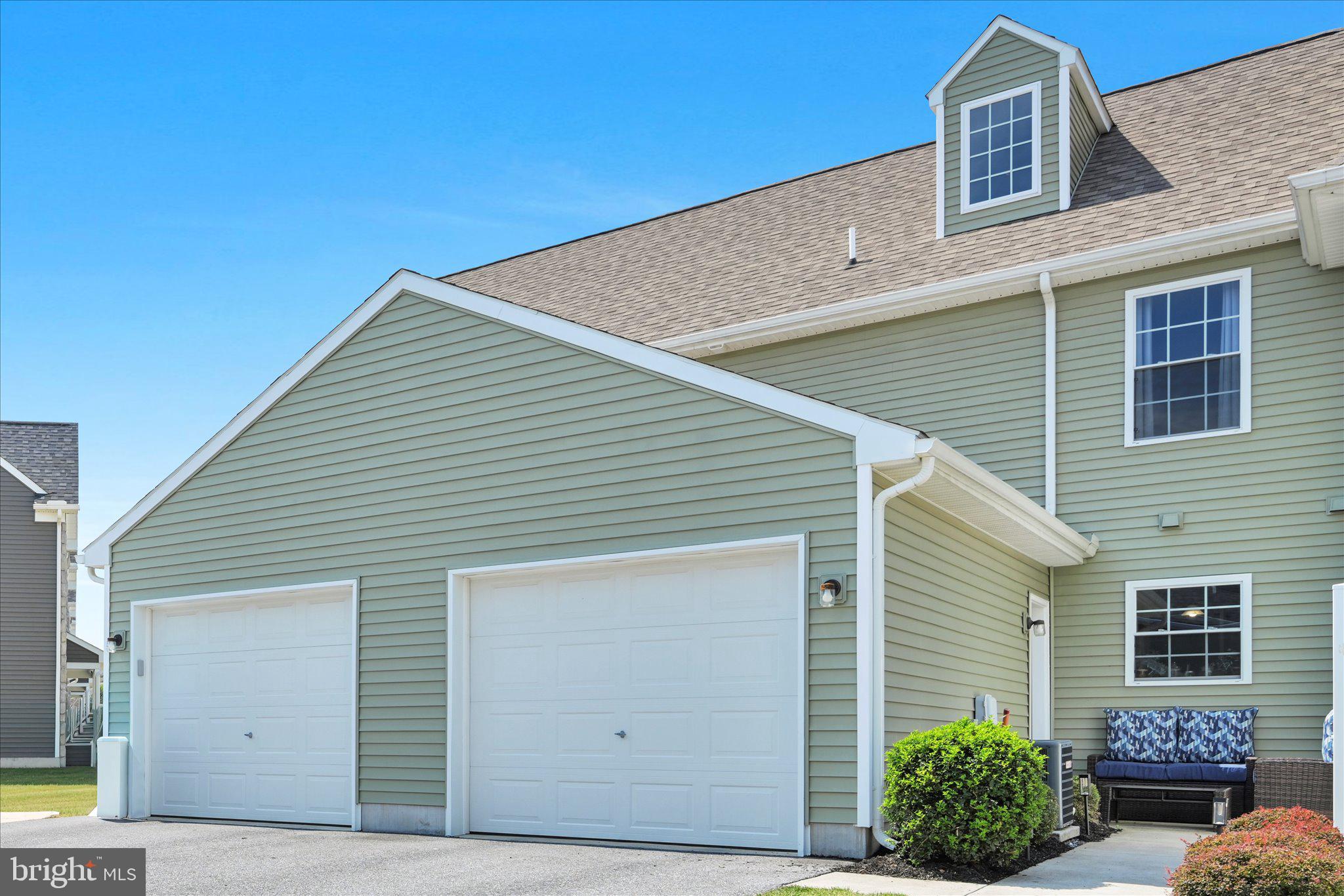 TRAIL SIDE - Residential