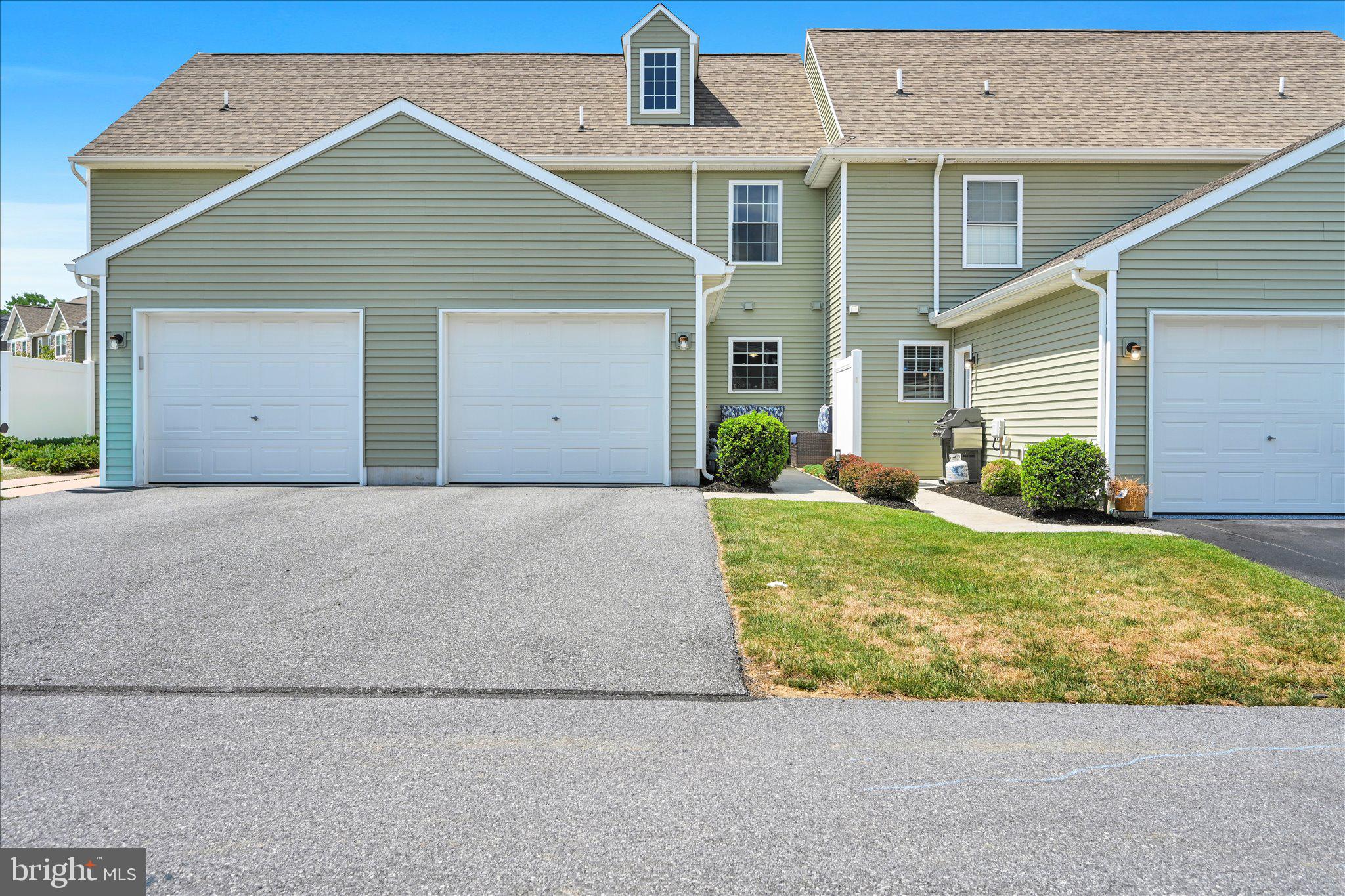 TRAIL SIDE - Residential