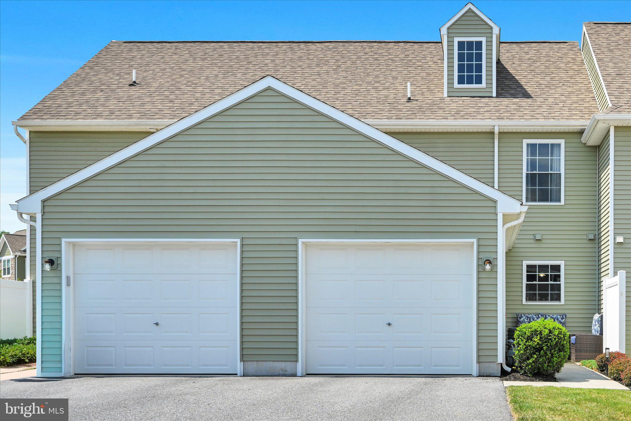 TRAIL SIDE - Residential
