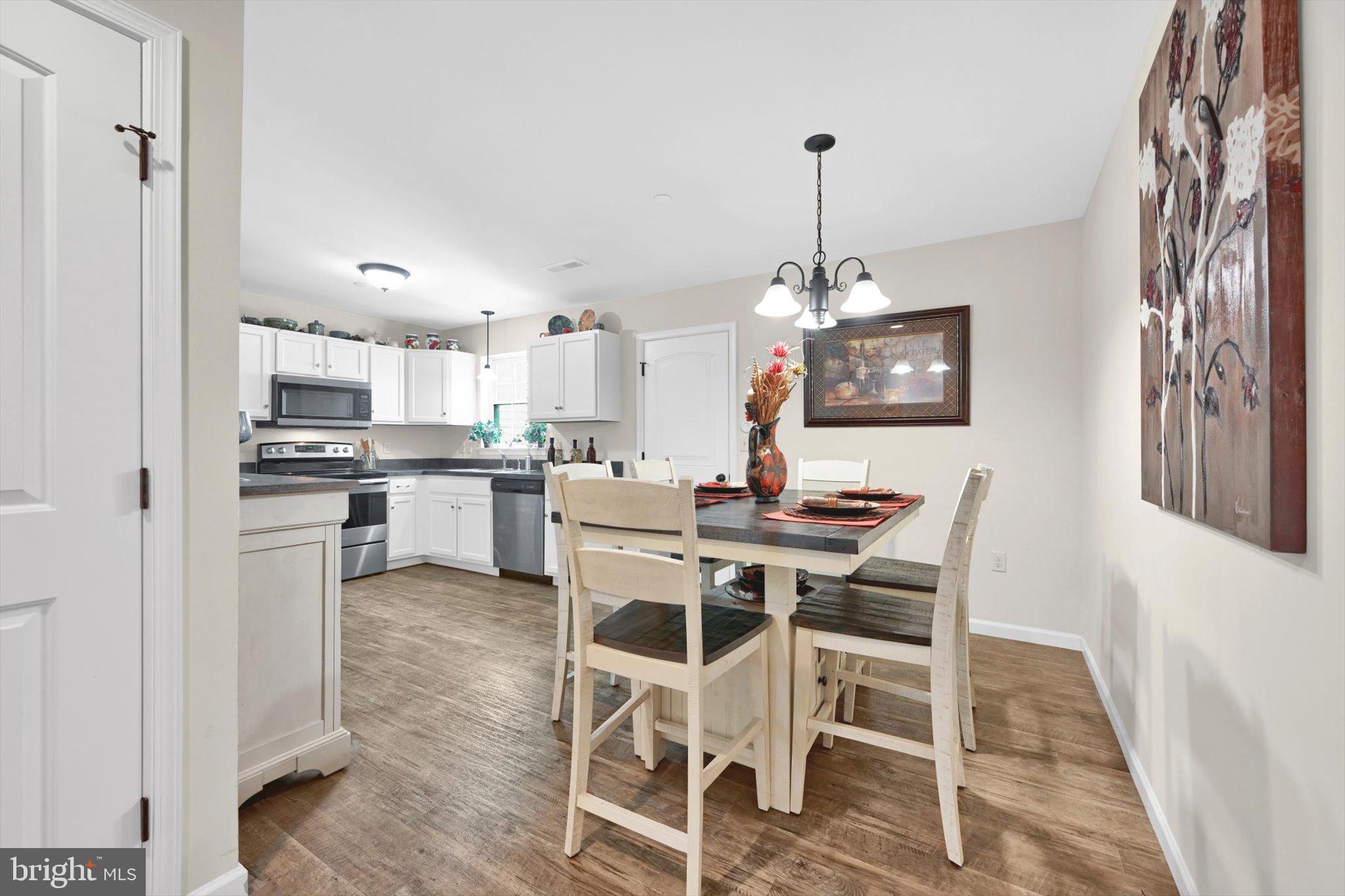 TRAIL SIDE - Residential