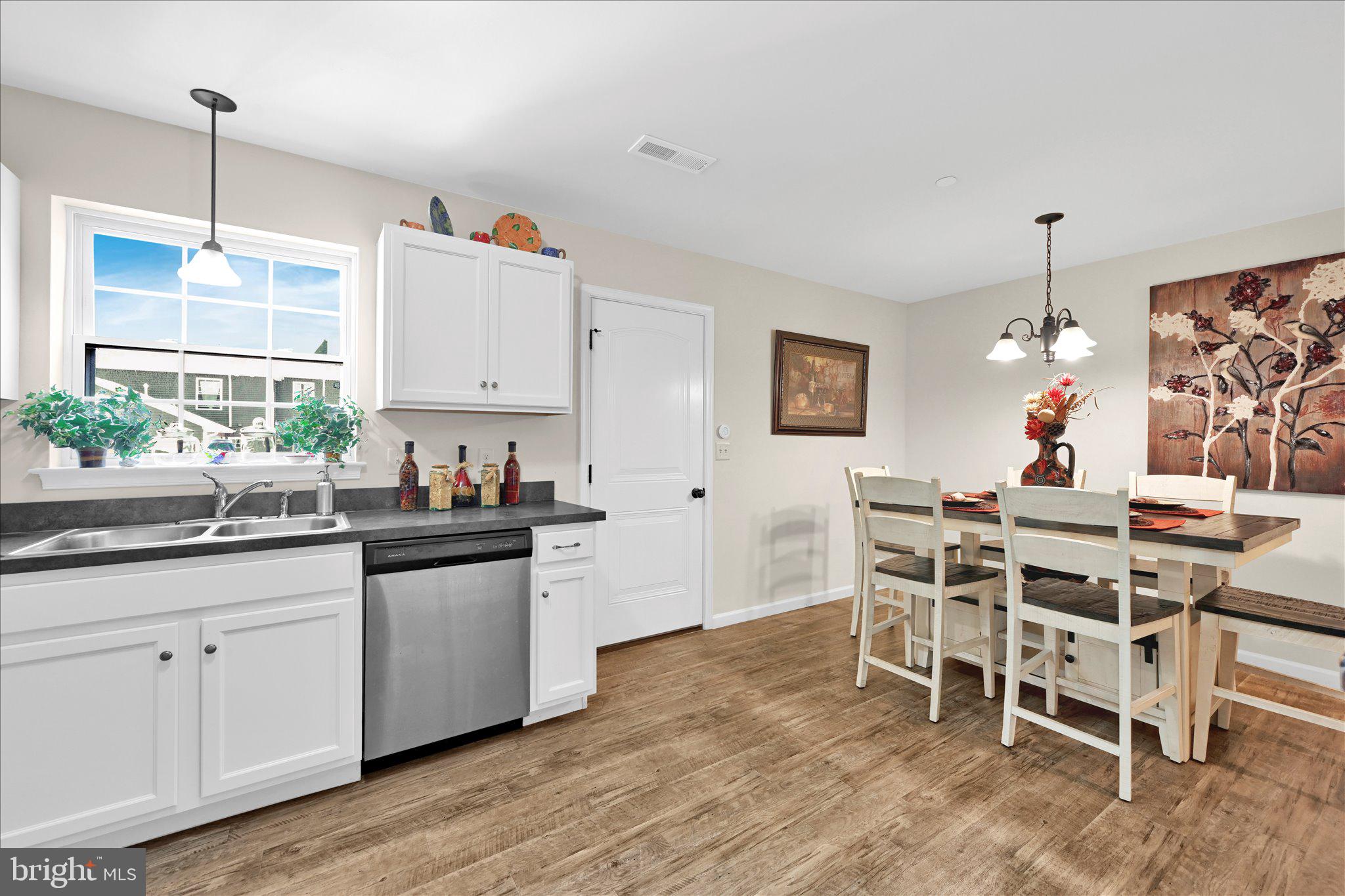 TRAIL SIDE - Residential