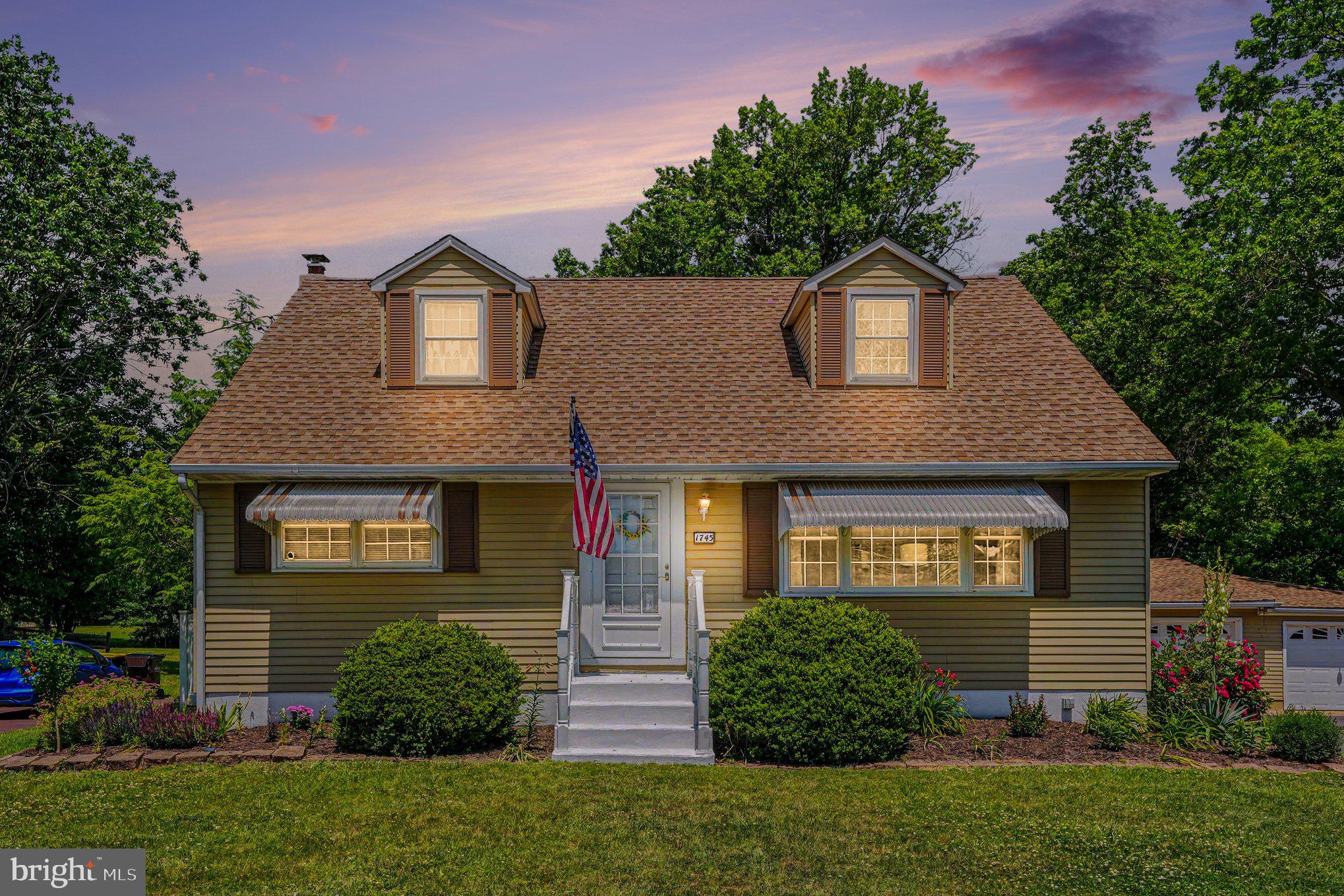 HATFIELD MANOR - Residential