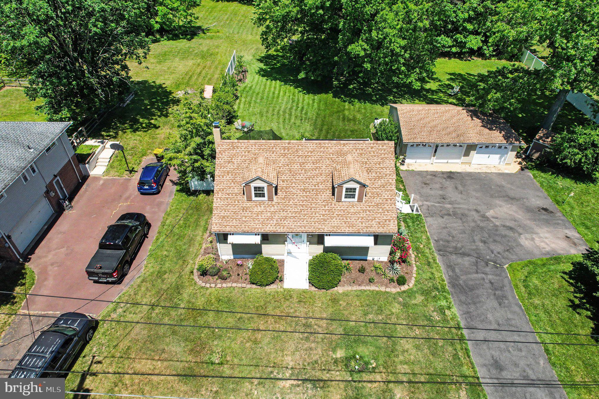 HATFIELD MANOR - Residential