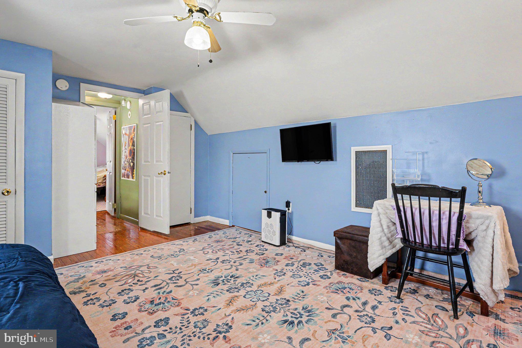 HATFIELD MANOR - Residential