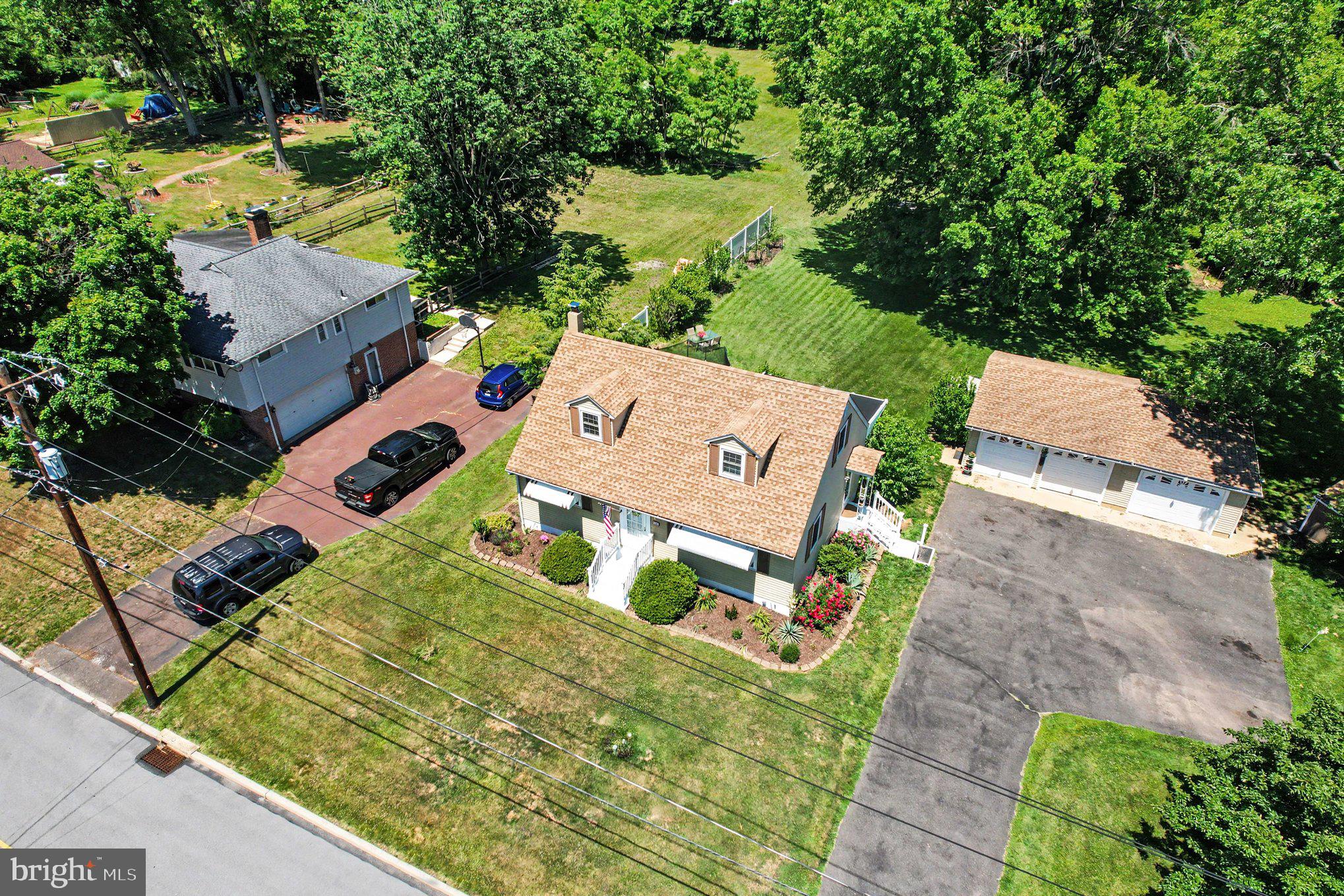 HATFIELD MANOR - Residential