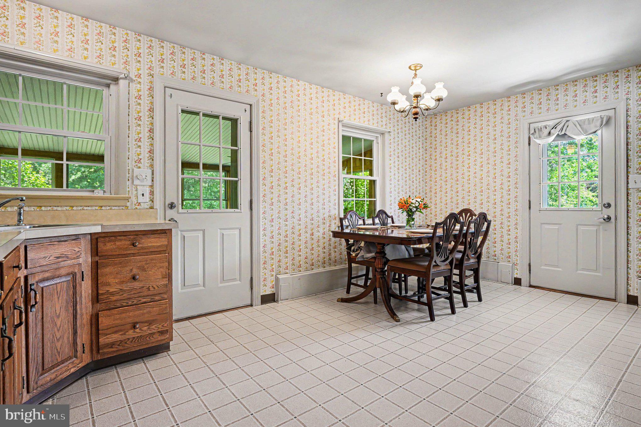 HATFIELD MANOR - Residential