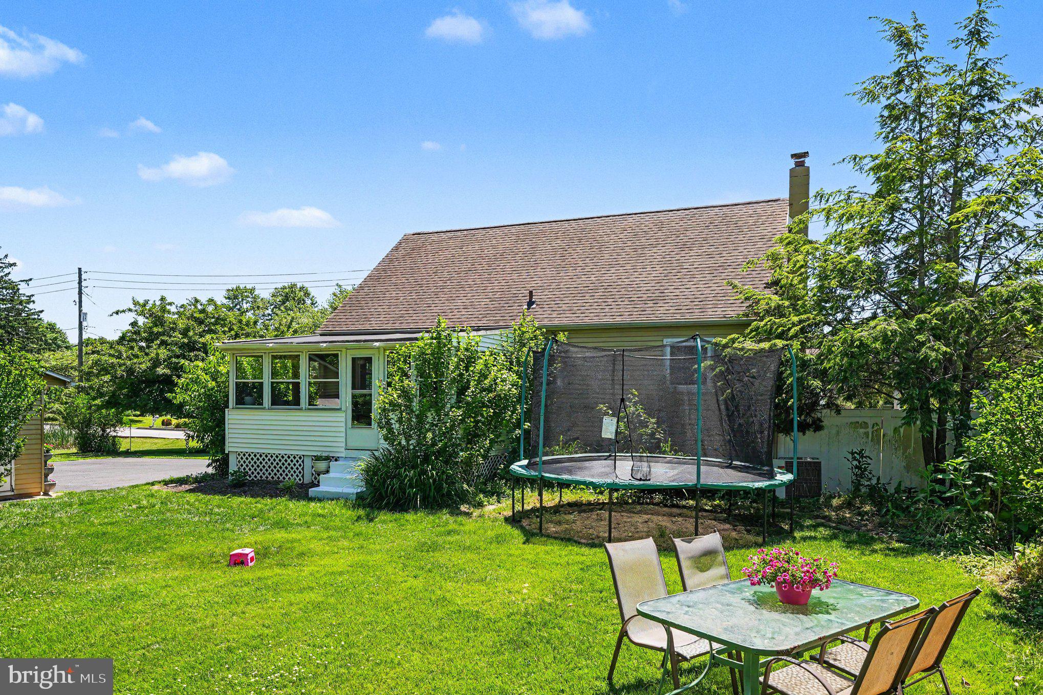 HATFIELD MANOR - Residential