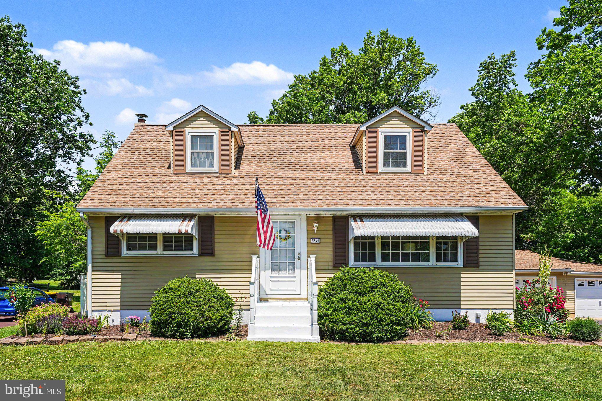 HATFIELD MANOR - Residential