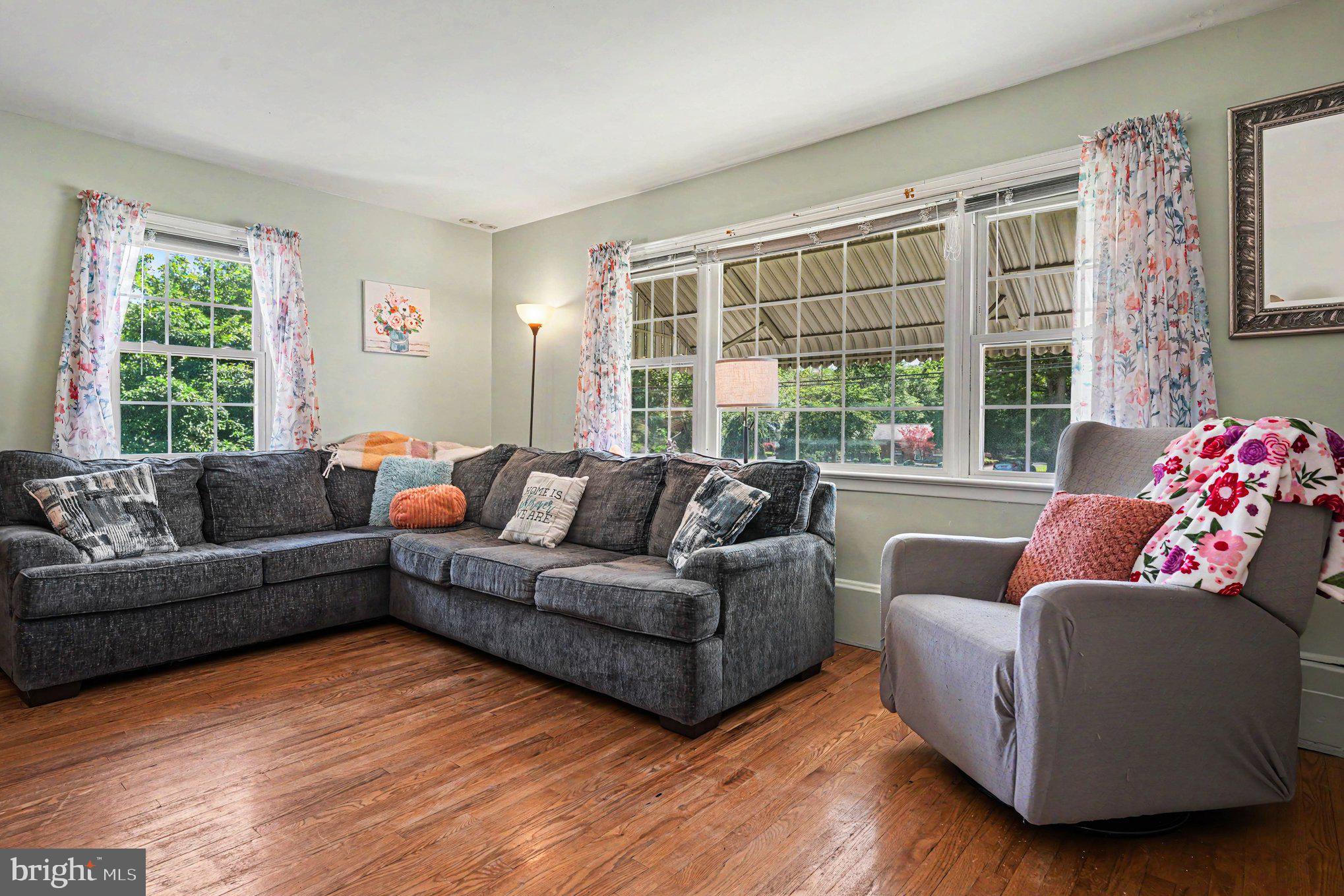 HATFIELD MANOR - Residential
