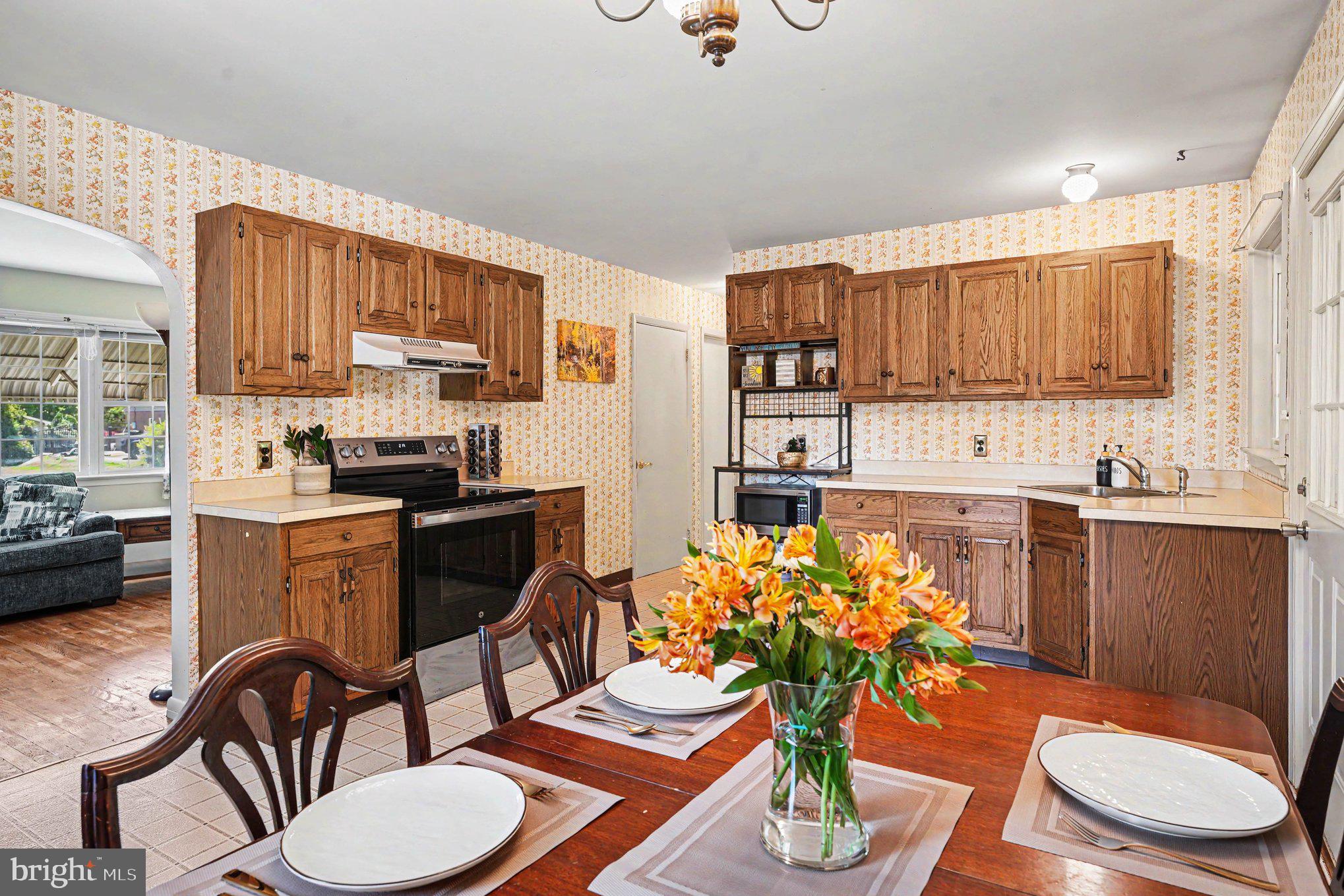 HATFIELD MANOR - Residential