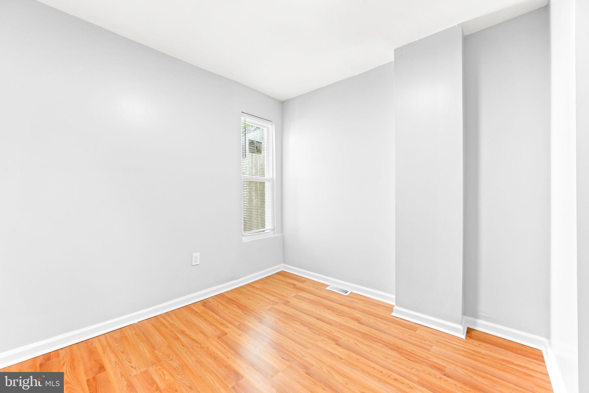 BROADWAY EAST - Residential
