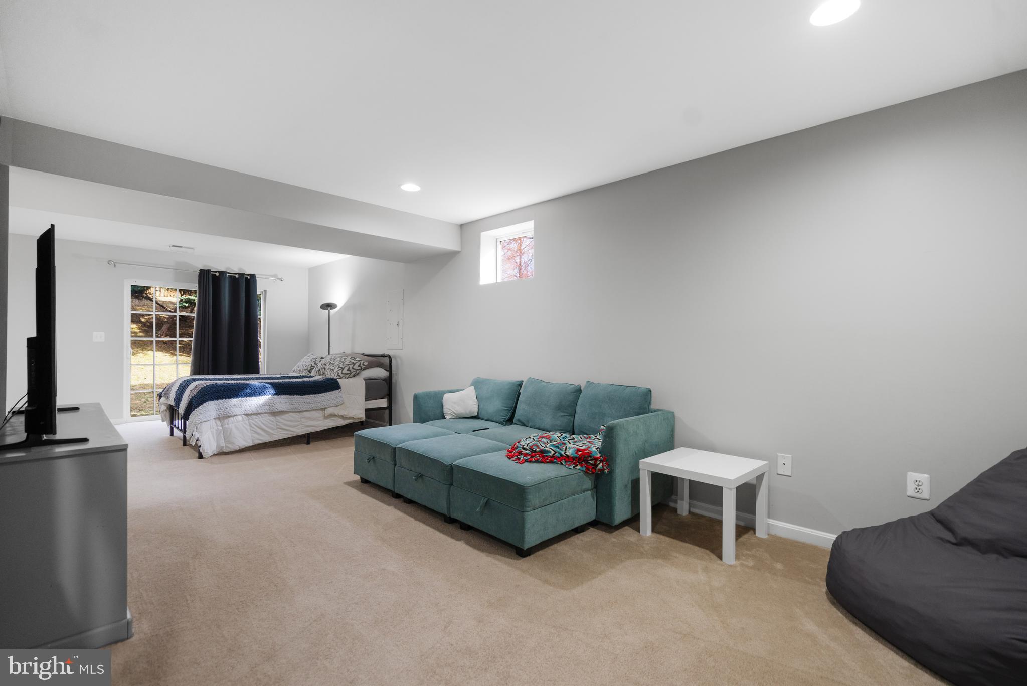 HOMEPLACE ON PELHAMS REACH - Residential