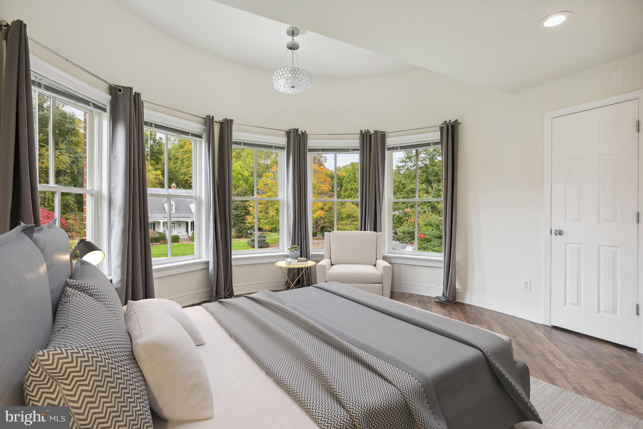 RIVERSCAPE - Residential