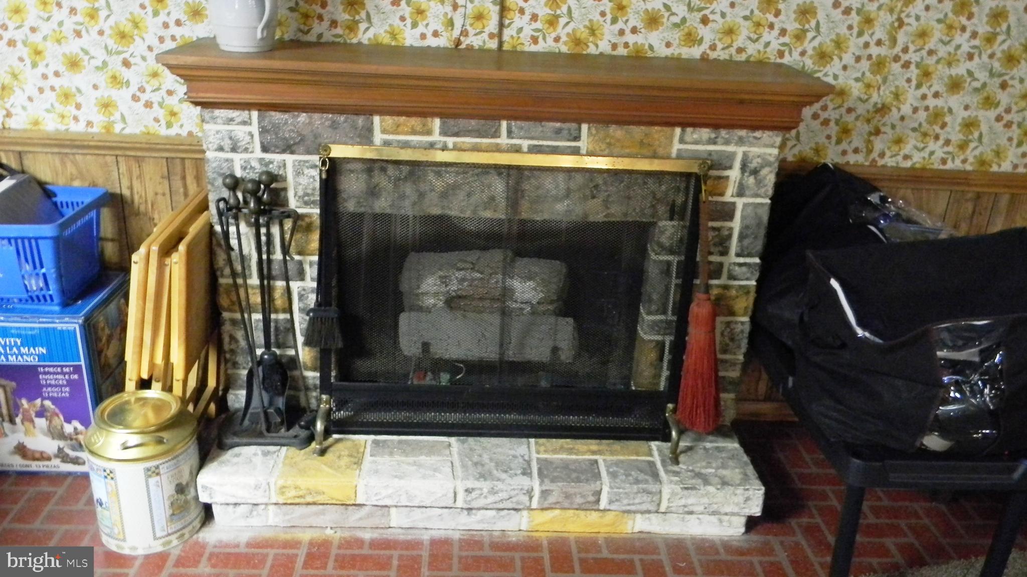 AVONDALE ACRES - Residential