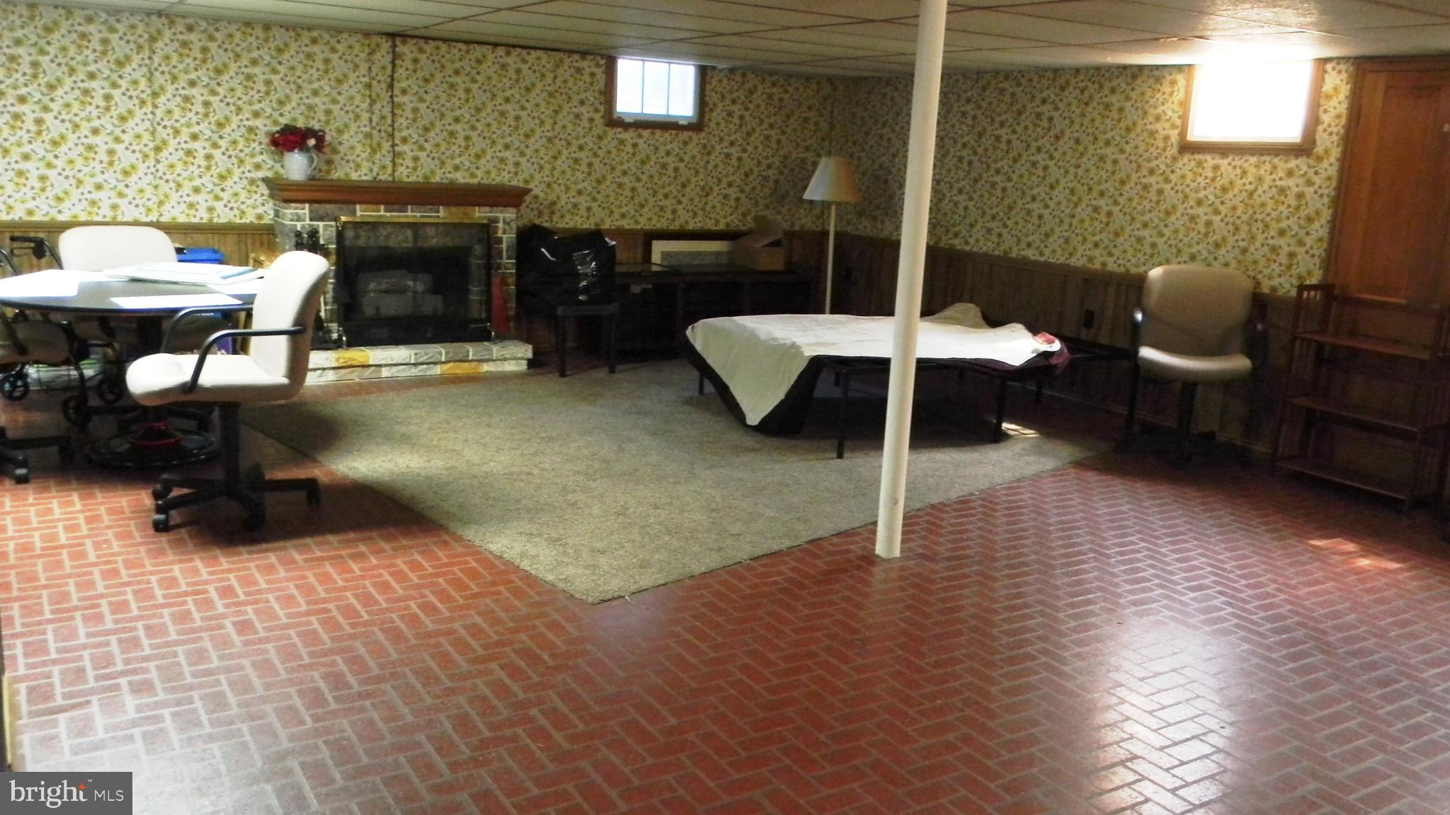 AVONDALE ACRES - Residential