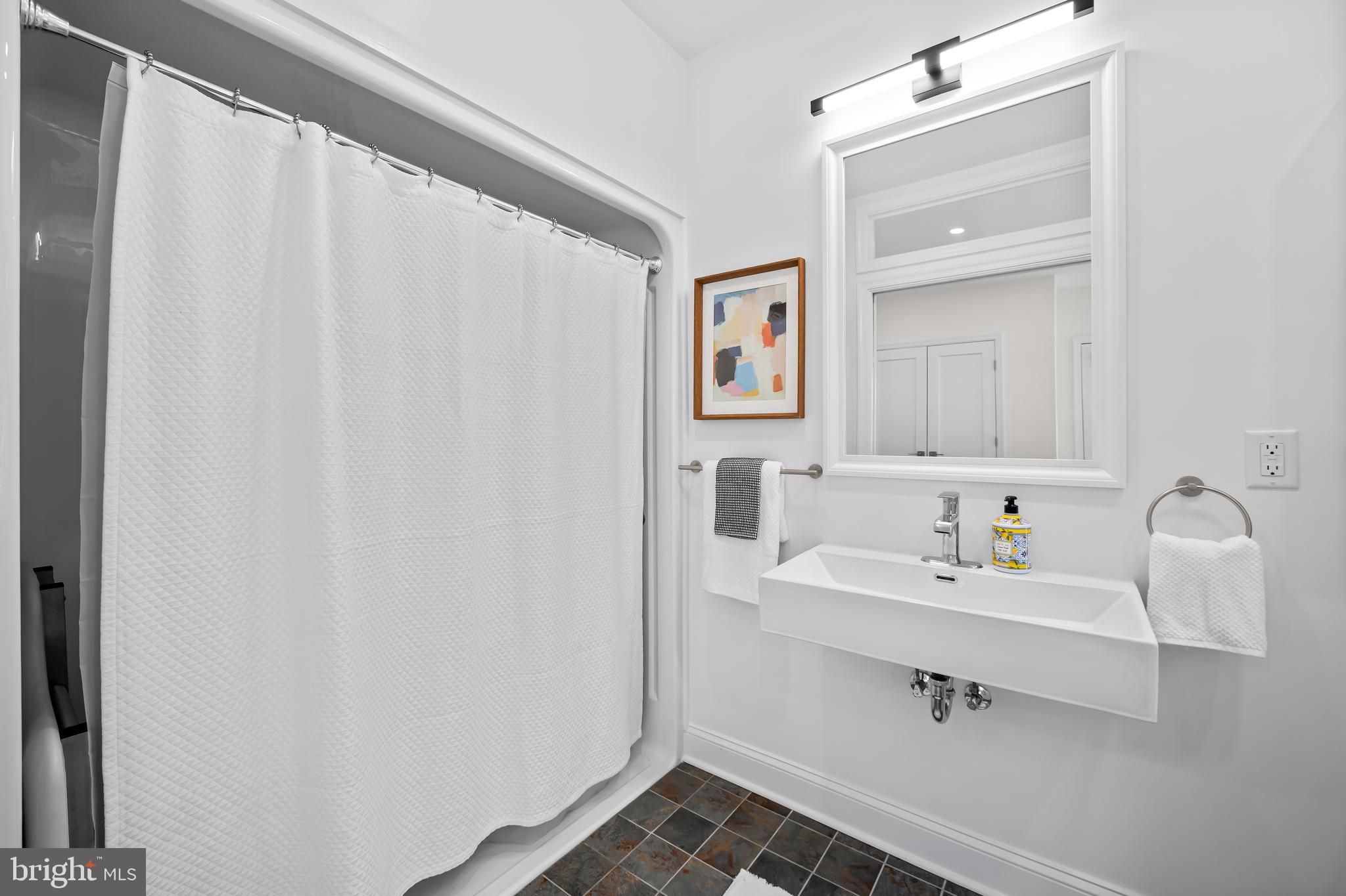 MOUNT WASHINGTON - Residential