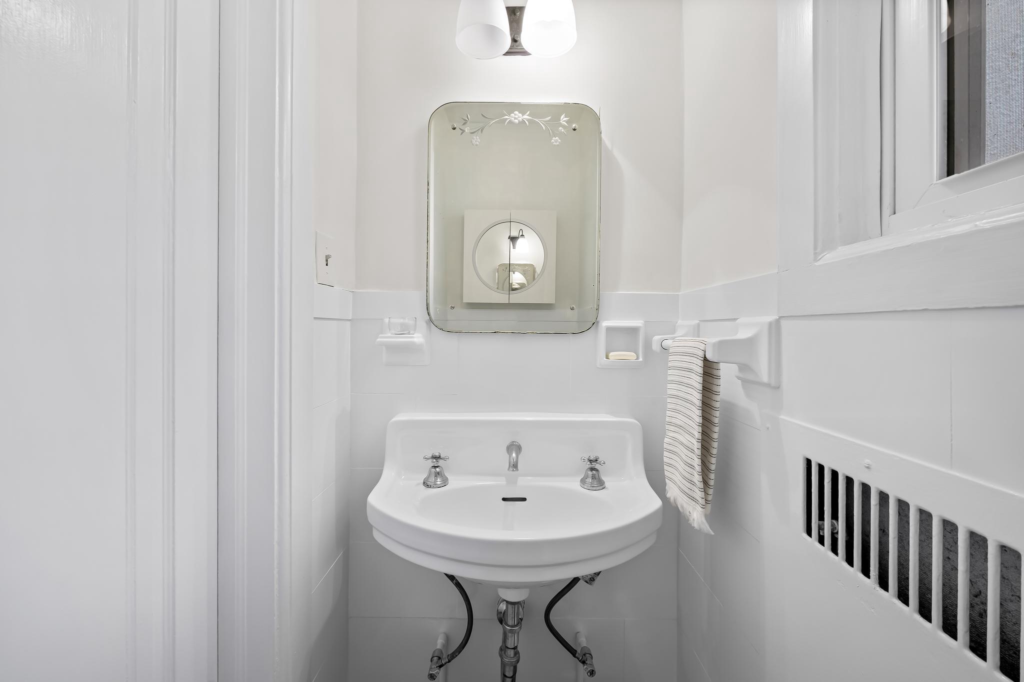 MOUNT WASHINGTON - Residential