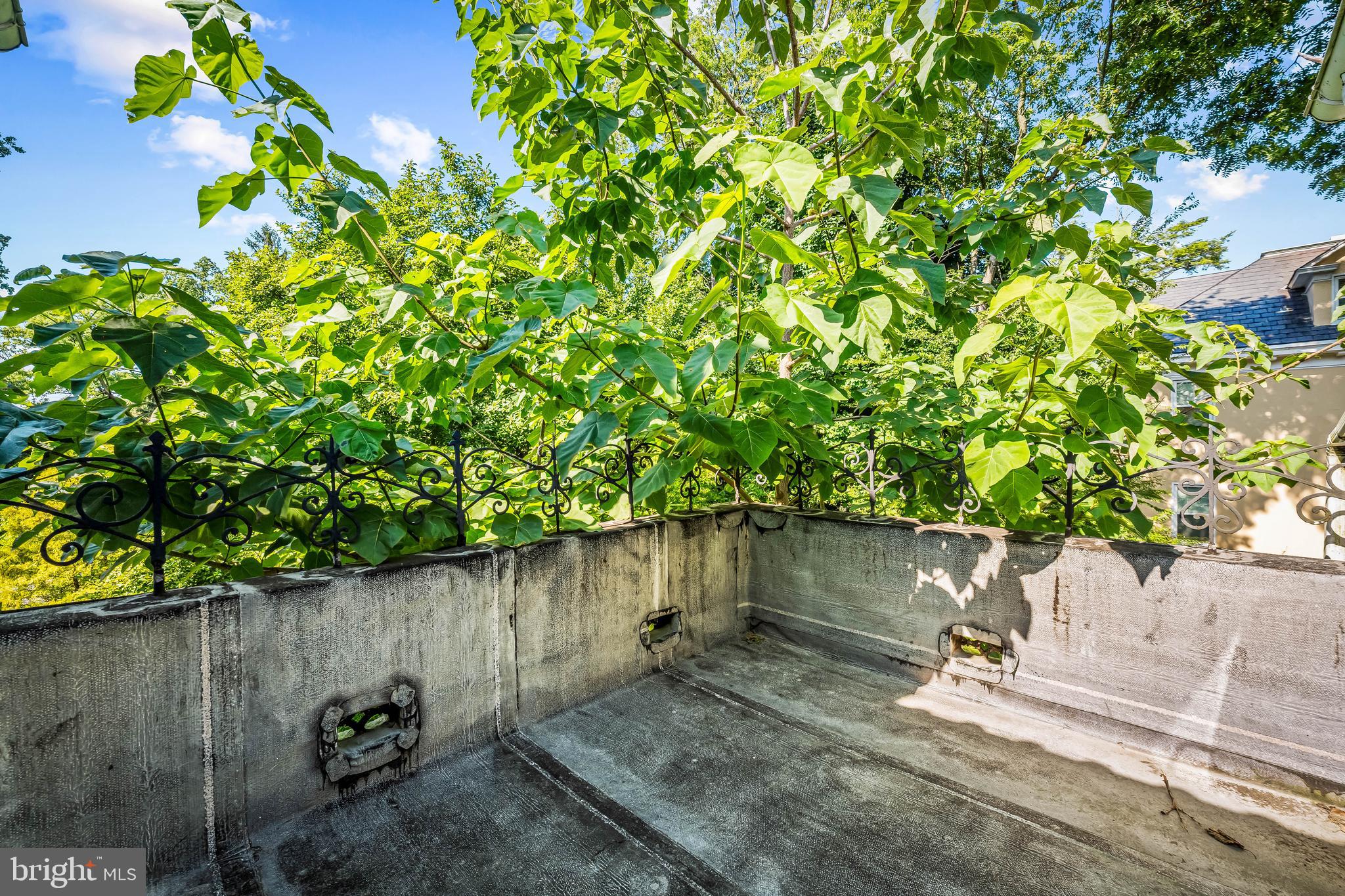 MOUNT WASHINGTON - Residential