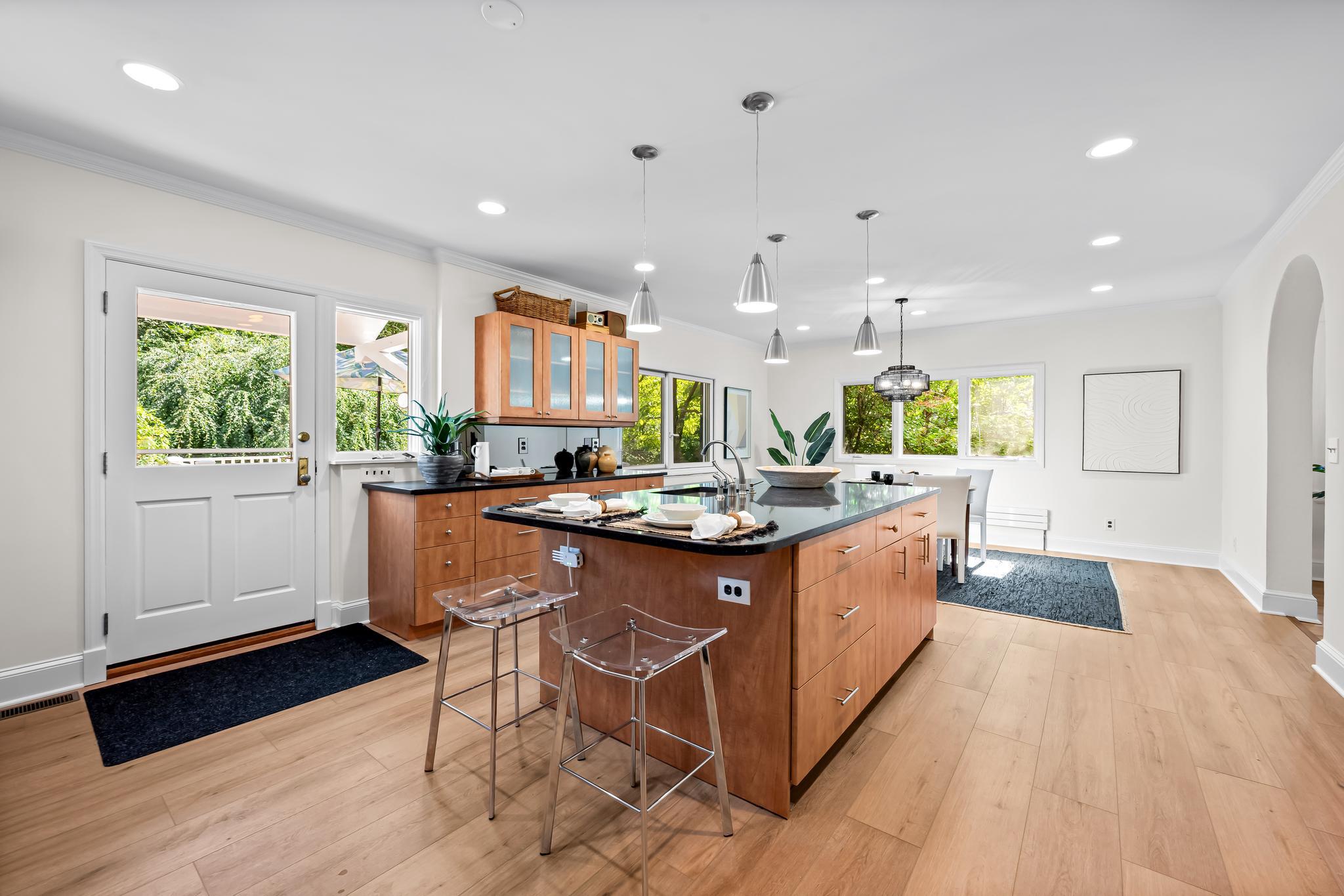 MOUNT WASHINGTON - Residential