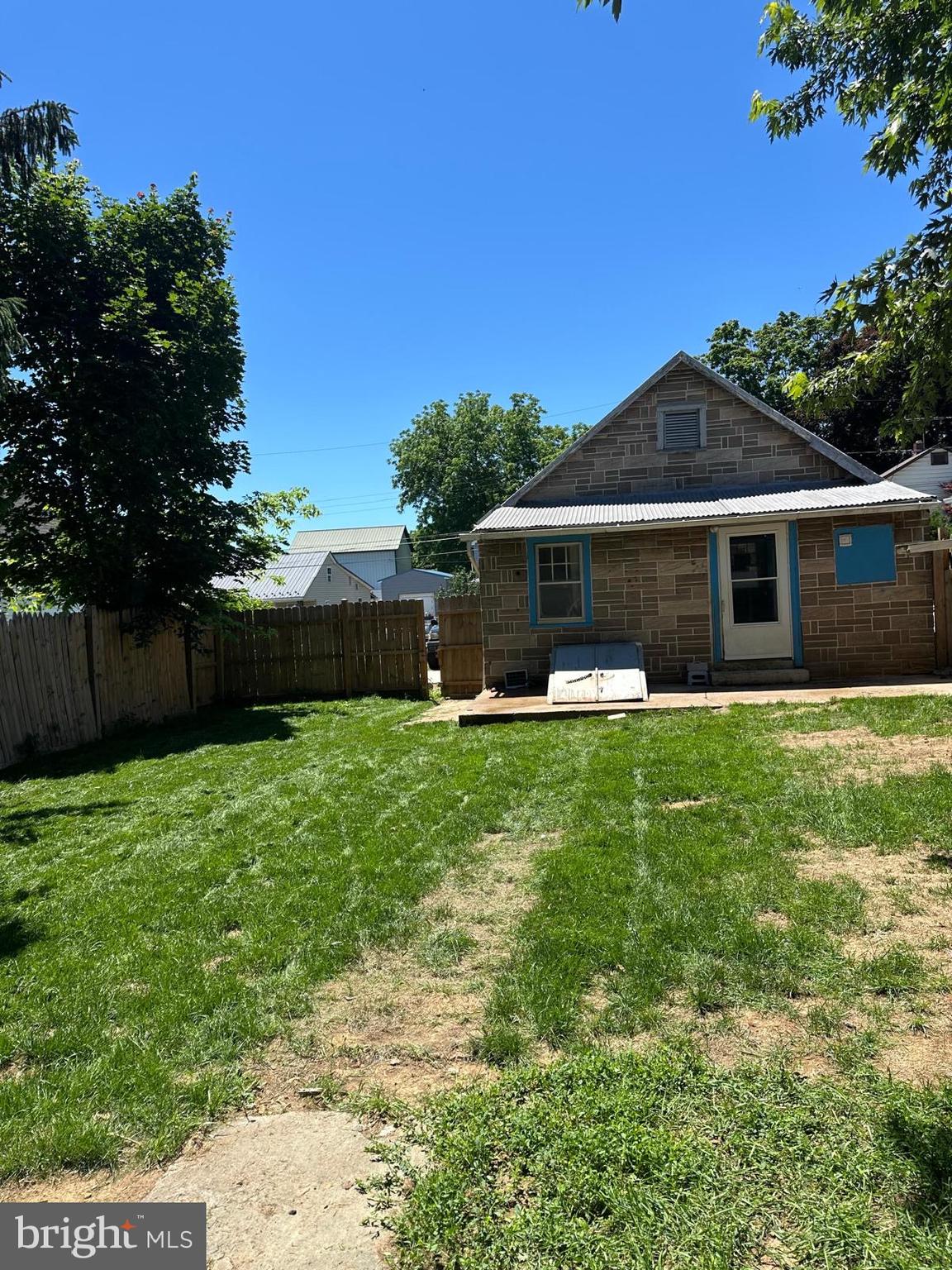 WEST END - Residential