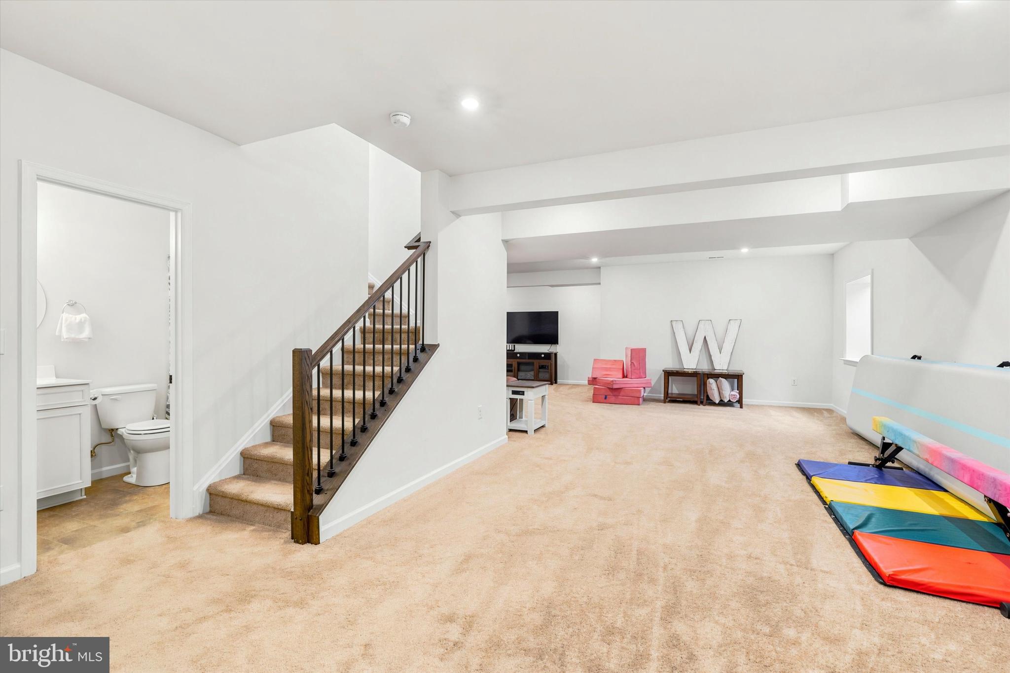 LEXINGTON POINTE - Residential