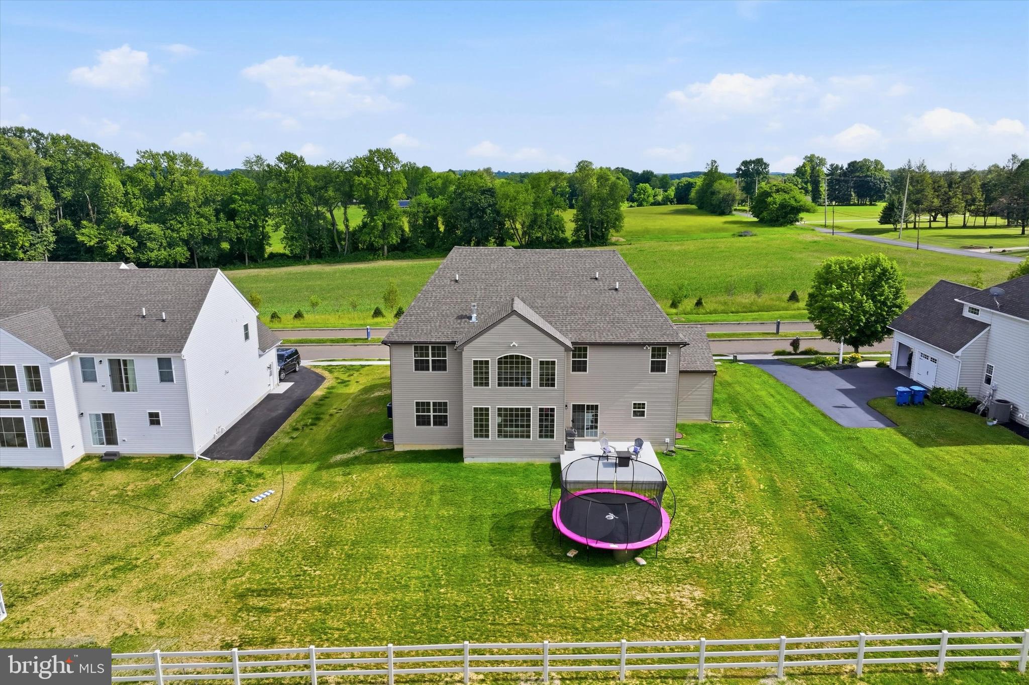 LEXINGTON POINTE - Residential
