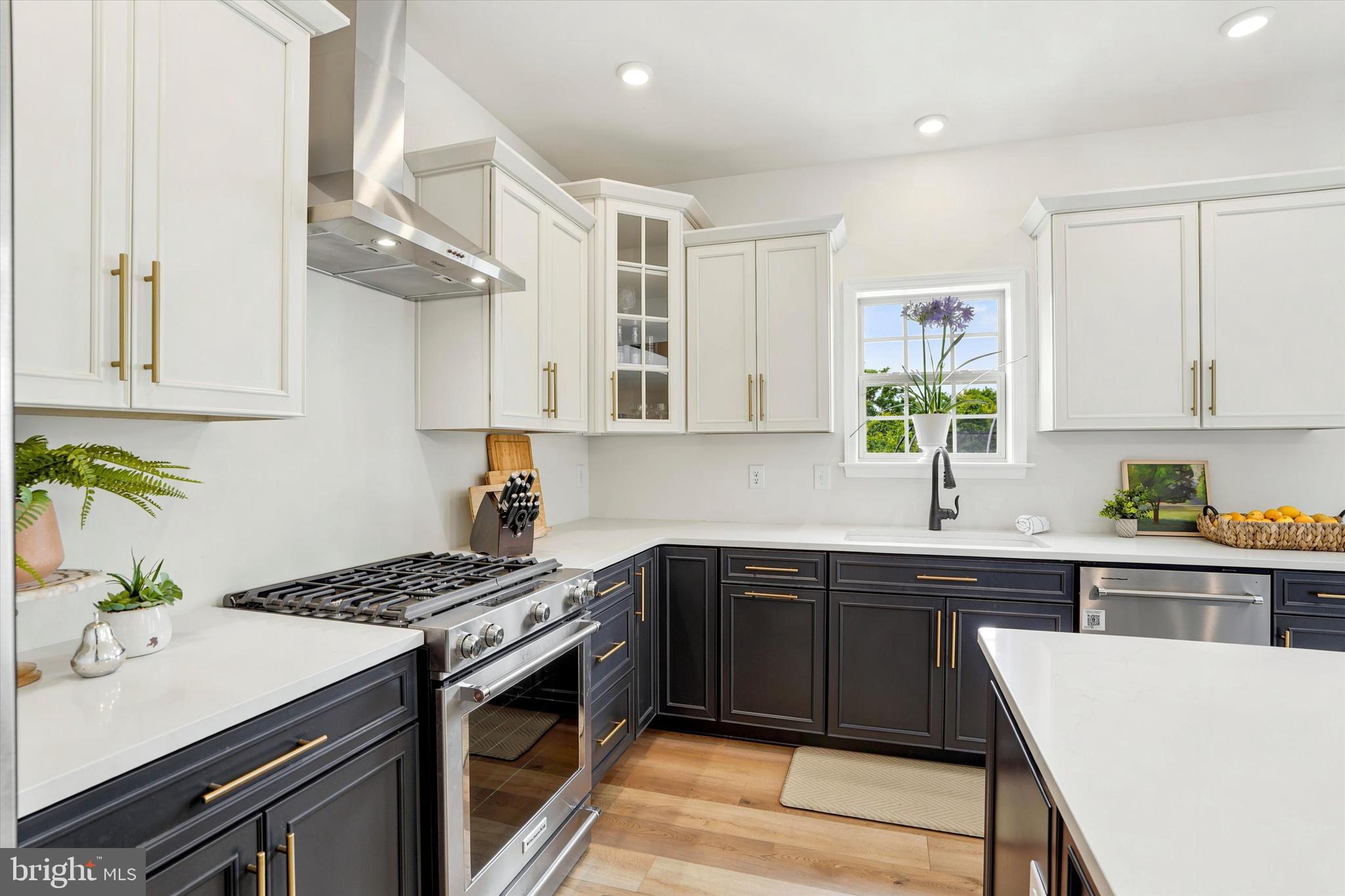 LEXINGTON POINTE - Residential
