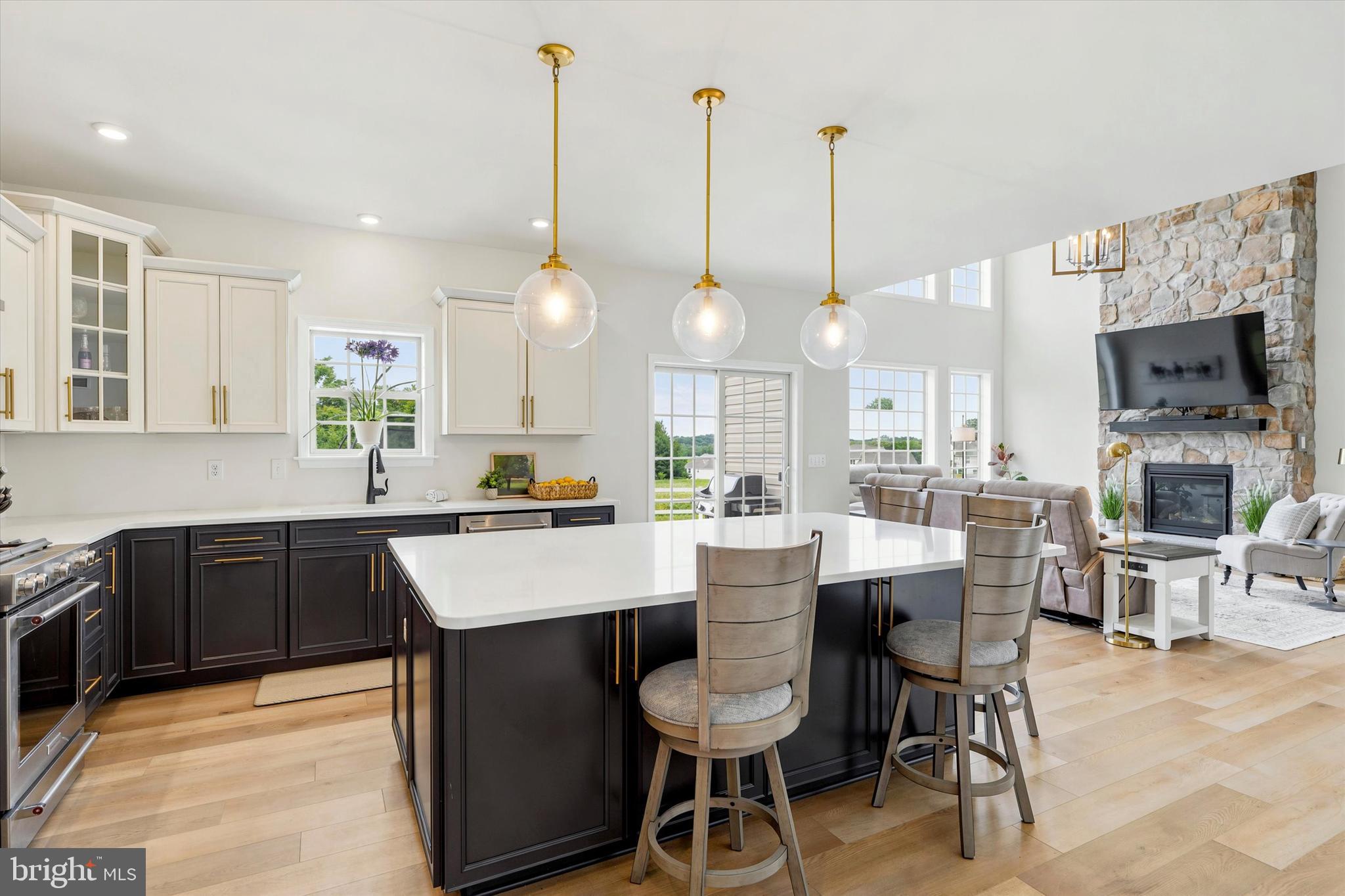 LEXINGTON POINTE - Residential